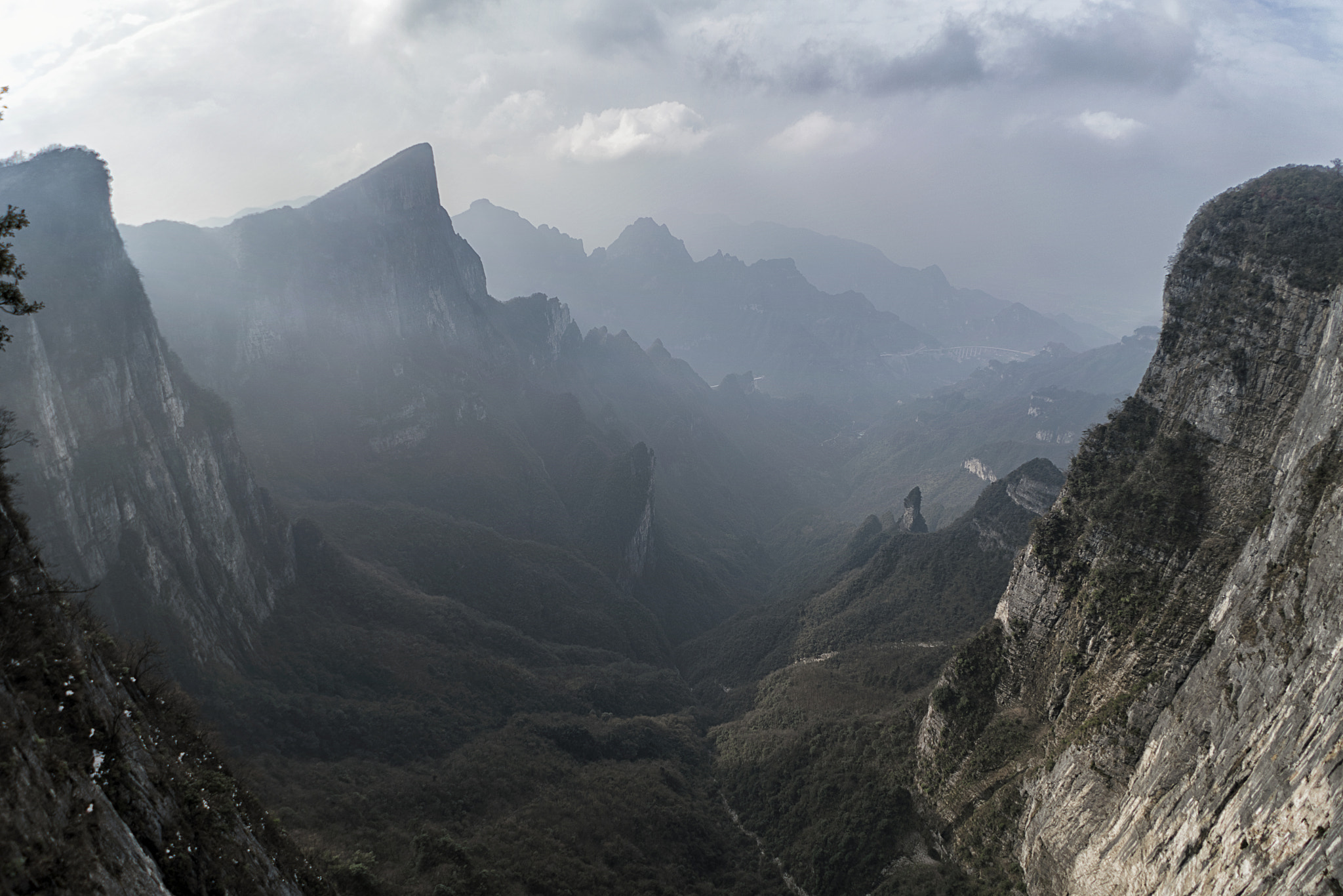 Sony FE 28mm F2 sample photo. Tianmen landscape photography