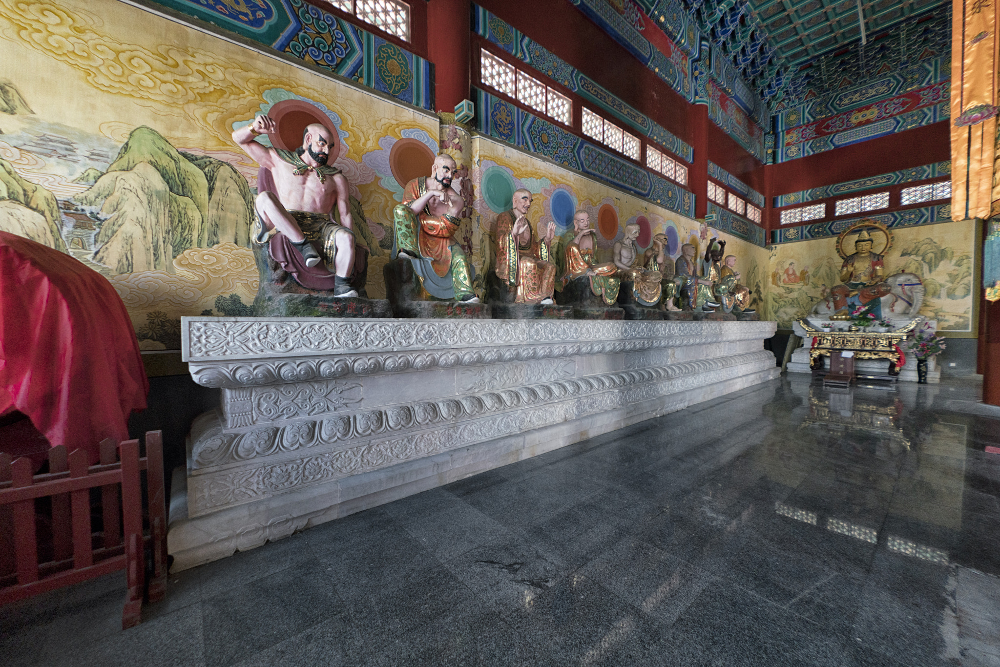 Sony FE 28mm F2 sample photo. Inside tianmen temple photography