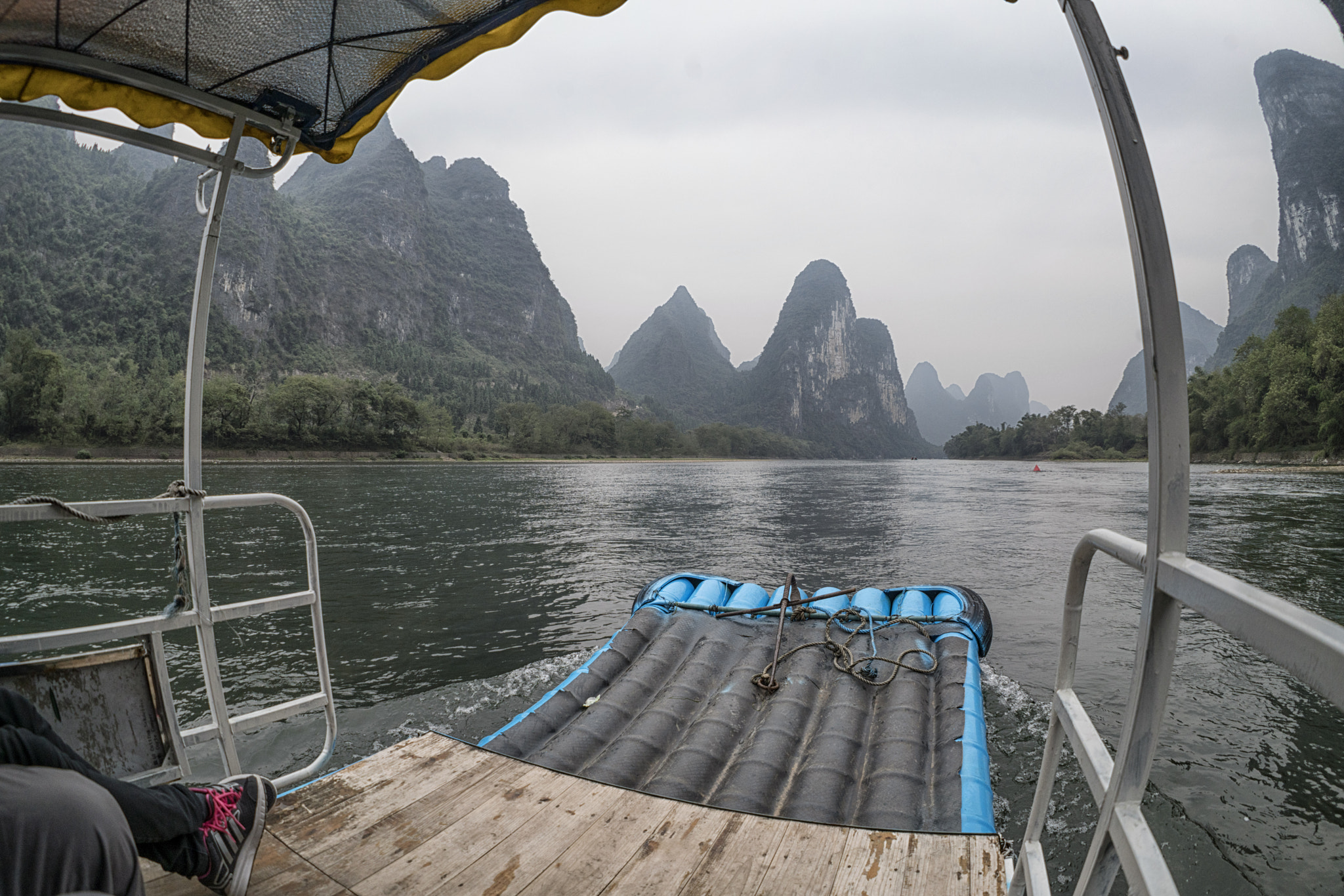 Sony FE 28mm F2 sample photo. Bamboo raft cruise photography