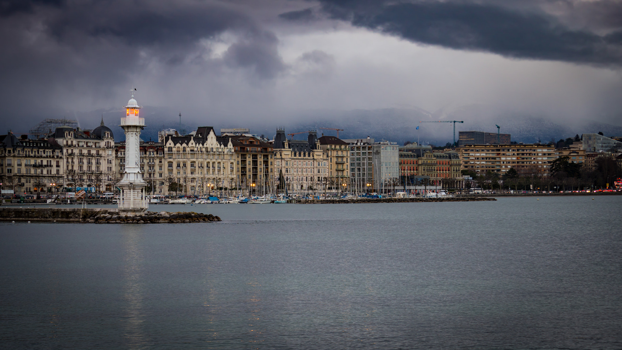 Olympus OM-D E-M5 II sample photo. Geneva, lighthouse  photography