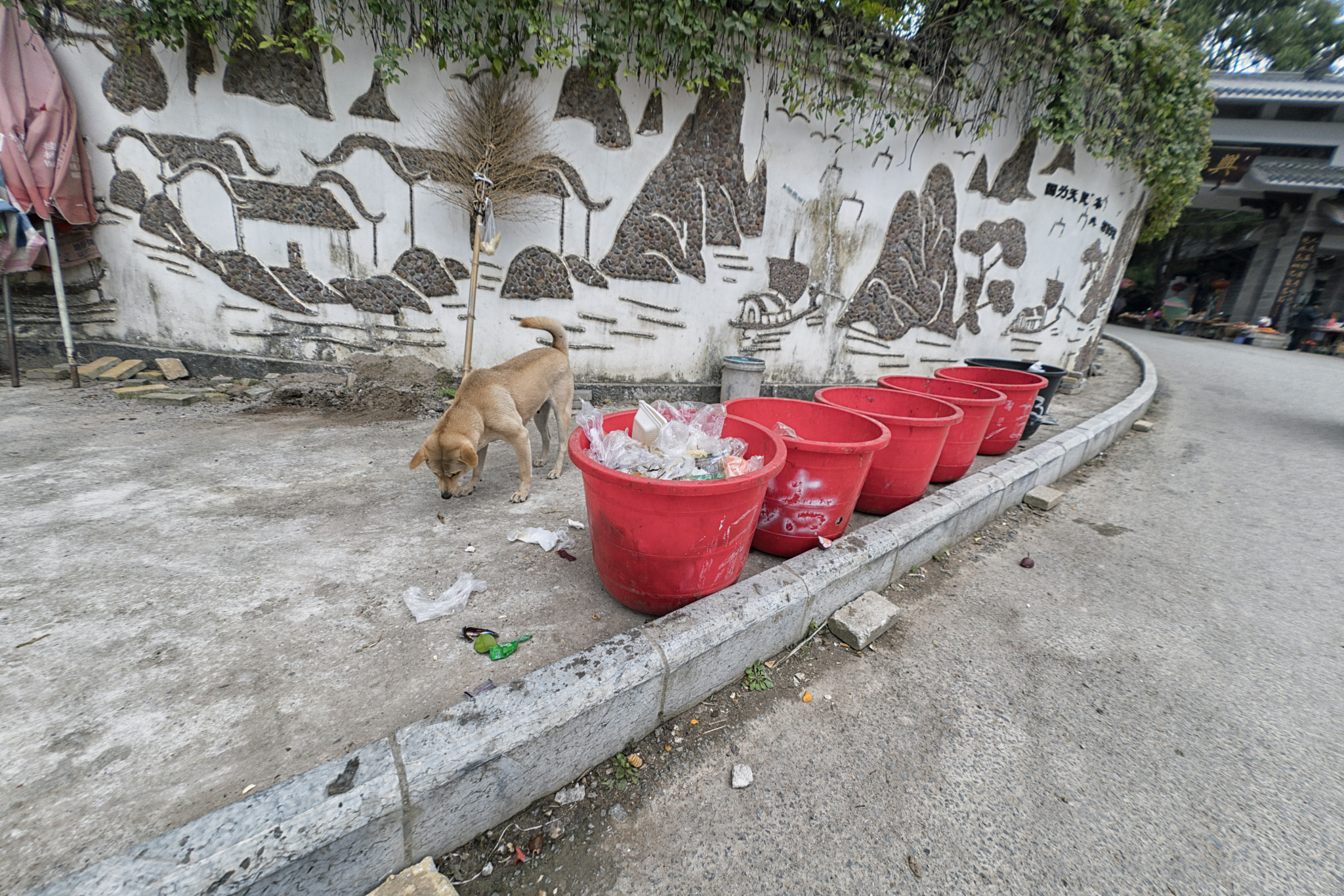 Sony FE 28mm F2 sample photo. Streets of xingping photography