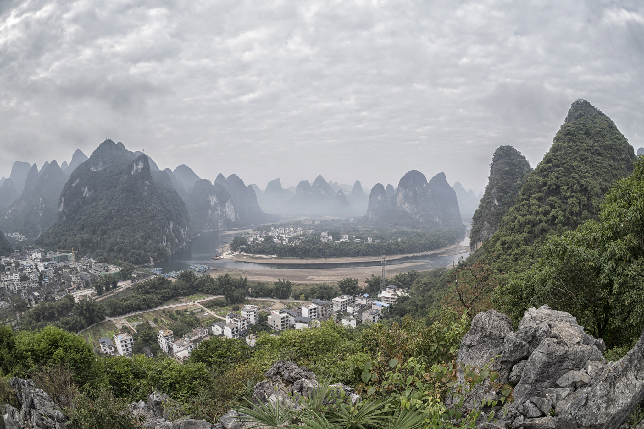 Sony FE 28mm F2 sample photo. Xingping landscape photography