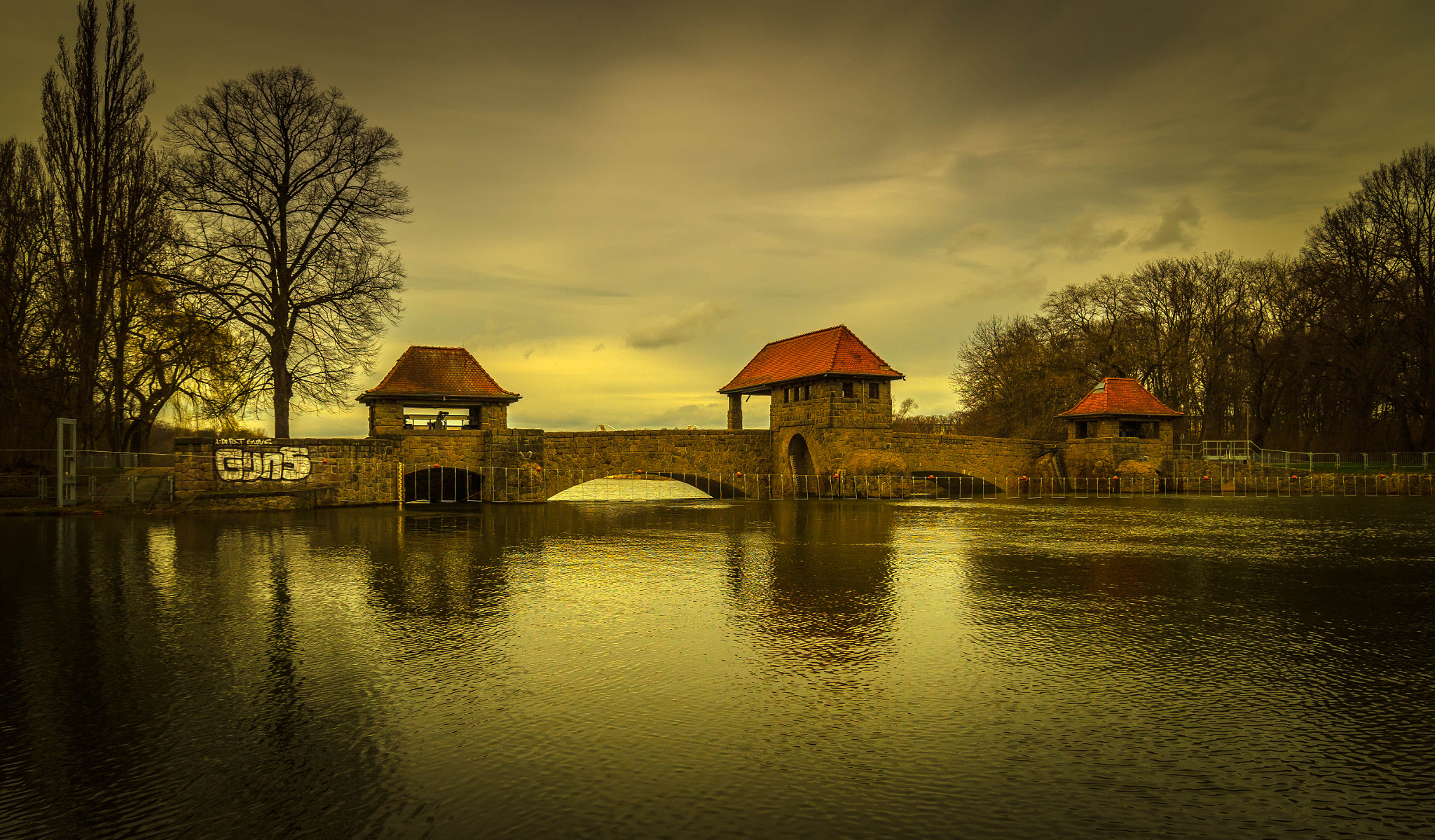 Sony SLT-A58 + Sigma 10-20mm F3.5 EX DC HSM sample photo. Old stone bridge photography