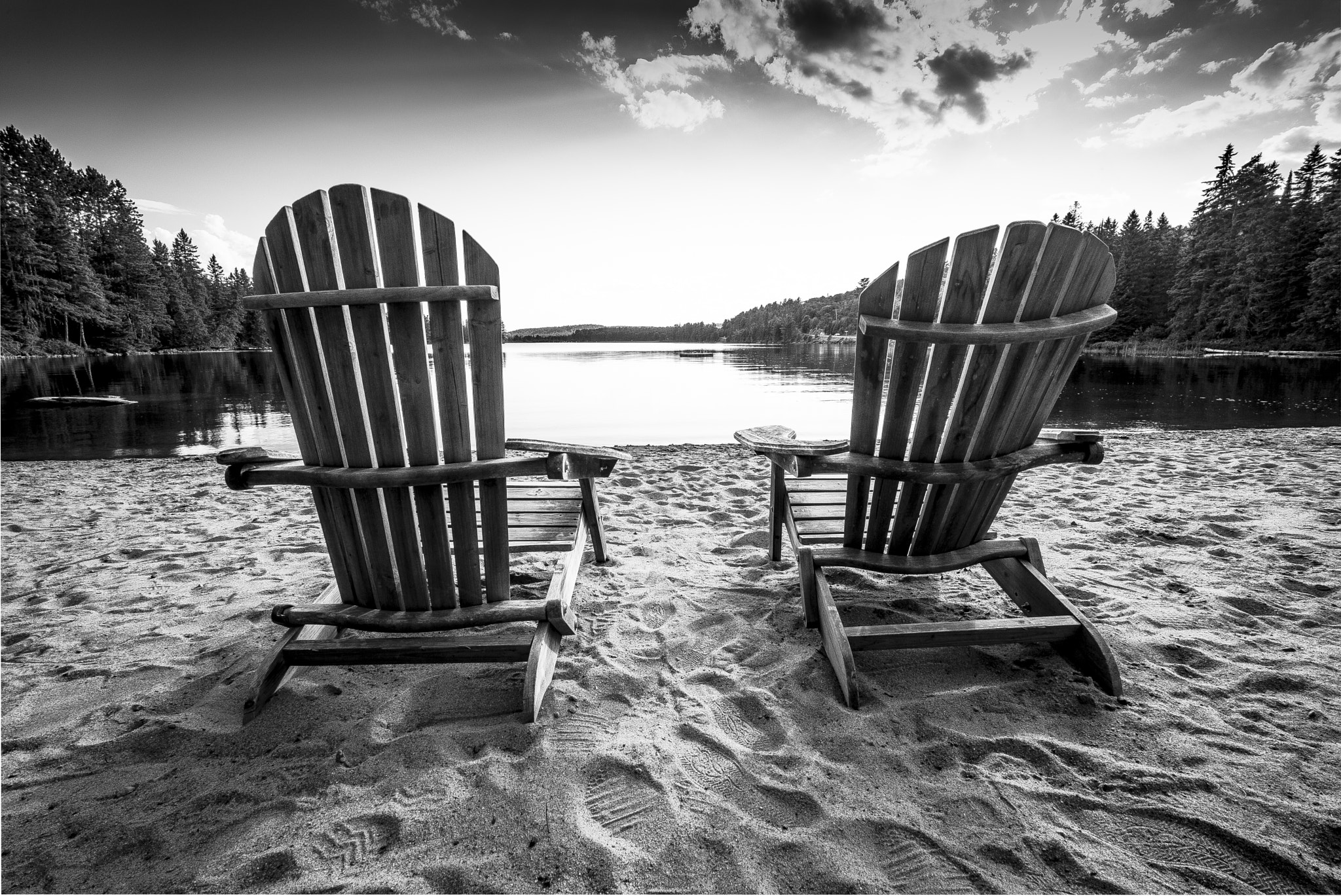 Elmarit-M 1:2.8/21 sample photo. The beach chairs photography