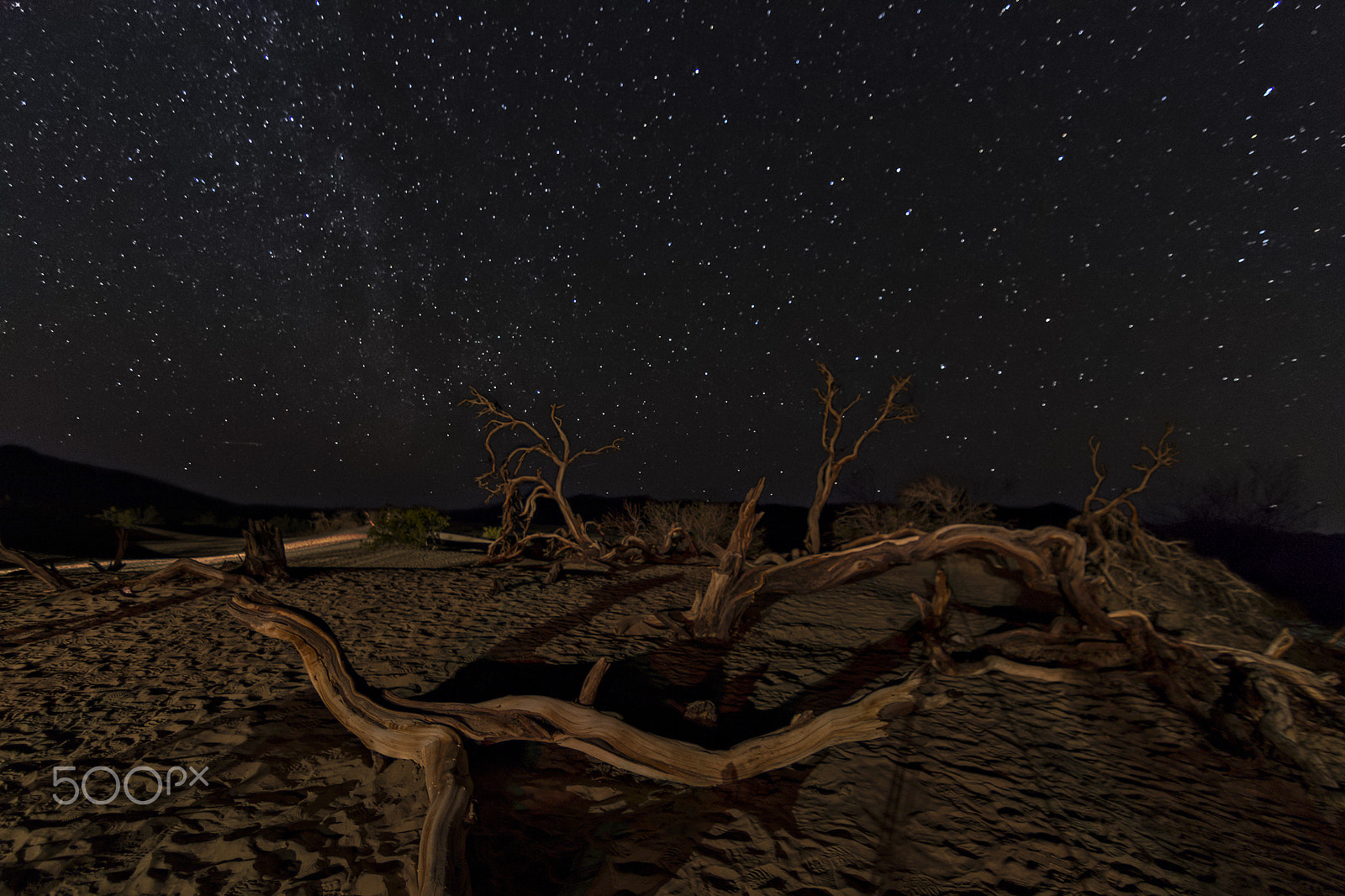 Canon EOS 7D + Tokina AT-X Pro 11-16mm F2.8 DX sample photo. Death valley night photography