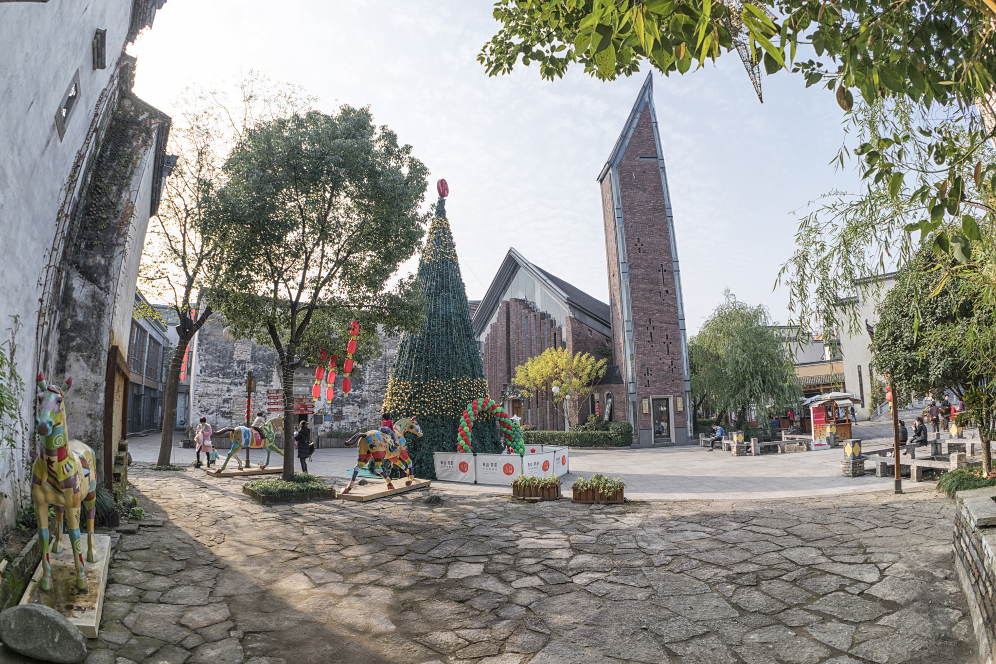 Sony FE 28mm F2 sample photo. Tunxi district of huangshan photography