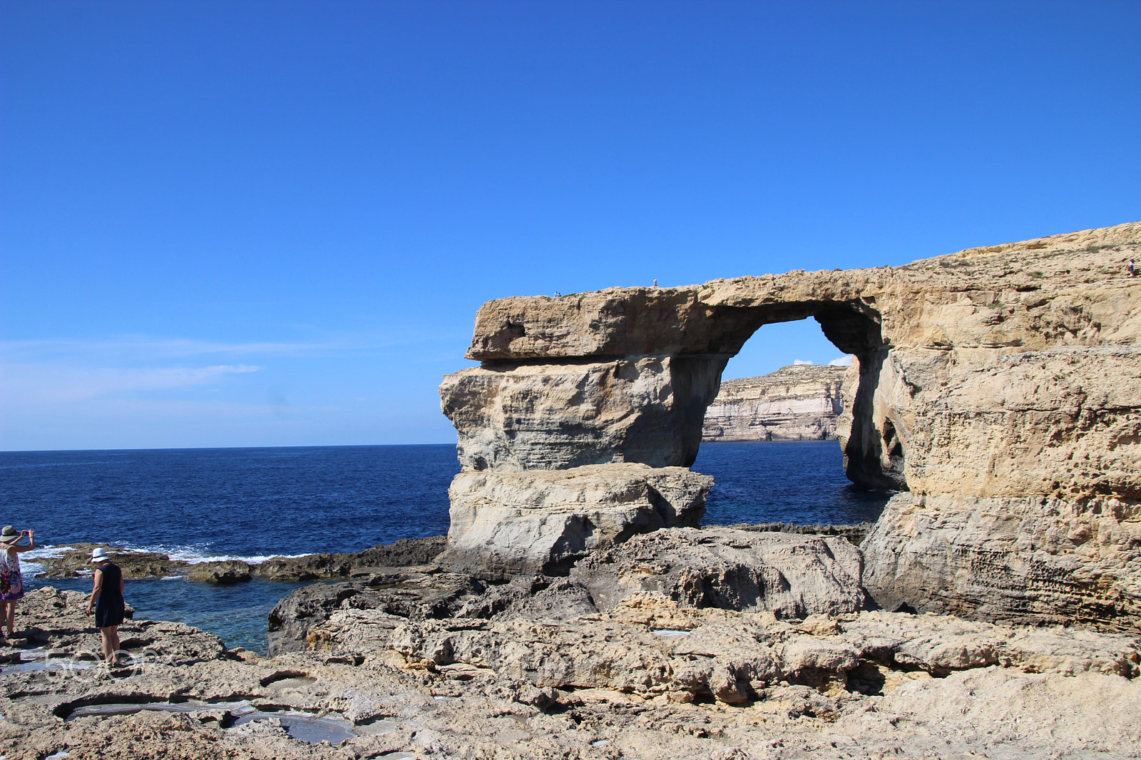 Canon EOS 600D (Rebel EOS T3i / EOS Kiss X5) + Canon TS-E 90mm F2.8 Tilt-Shift sample photo. Malta azure window photography