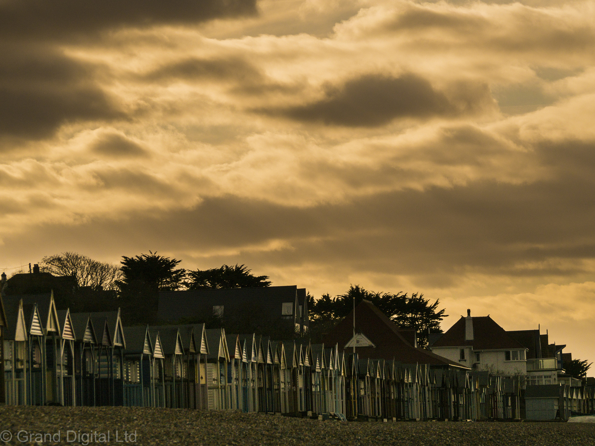 Olympus OM-D E-M10 II sample photo. Cloudy day in the bay photography