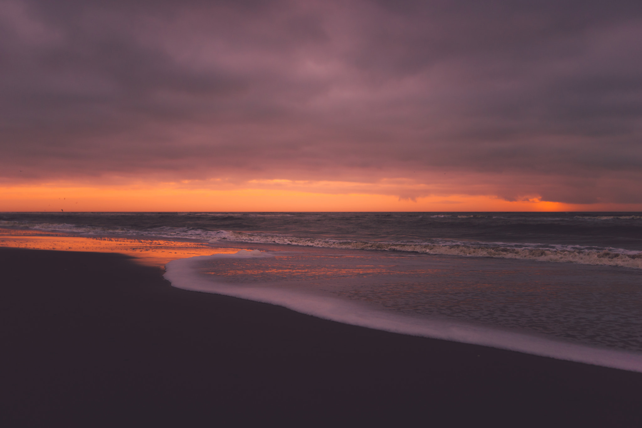 Sony Alpha DSLR-A900 + Sony Vario-Sonnar T* 16-35mm F2.8 ZA SSM sample photo. Zandvoort beach sunset during winter season photography