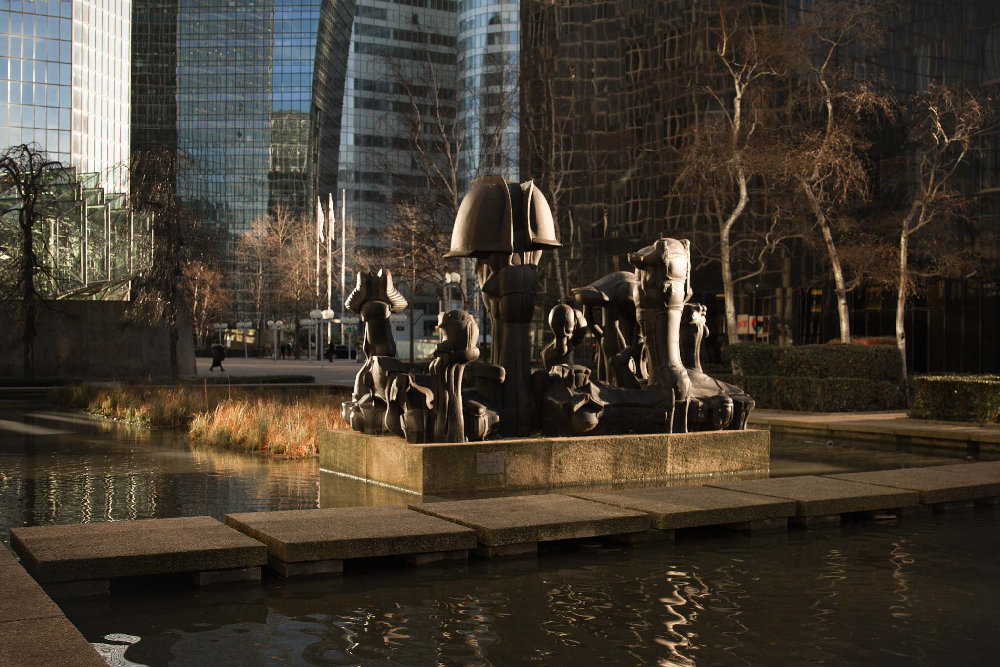 Canon EF 24-70mm F2.8L II USM sample photo. Les lieux du corps, la defense (1613) photography