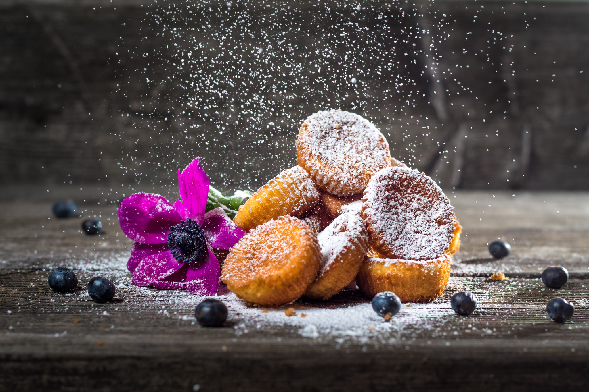 Nikon D5500 + Nikon AF-S Nikkor 50mm F1.8G sample photo. Cupcake photography