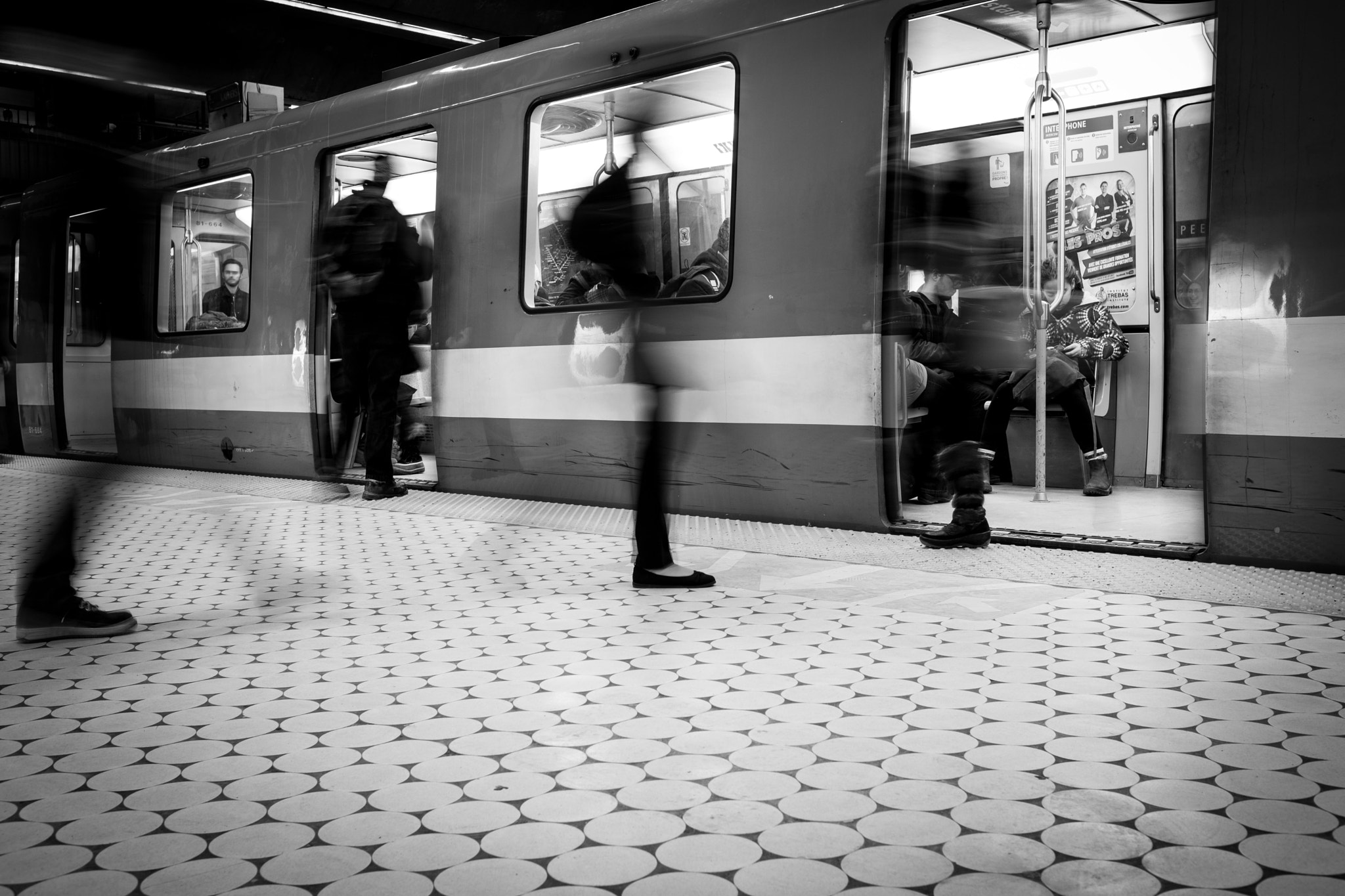Fujifilm XF 23mm F1.4 R sample photo. Metro stalker photography