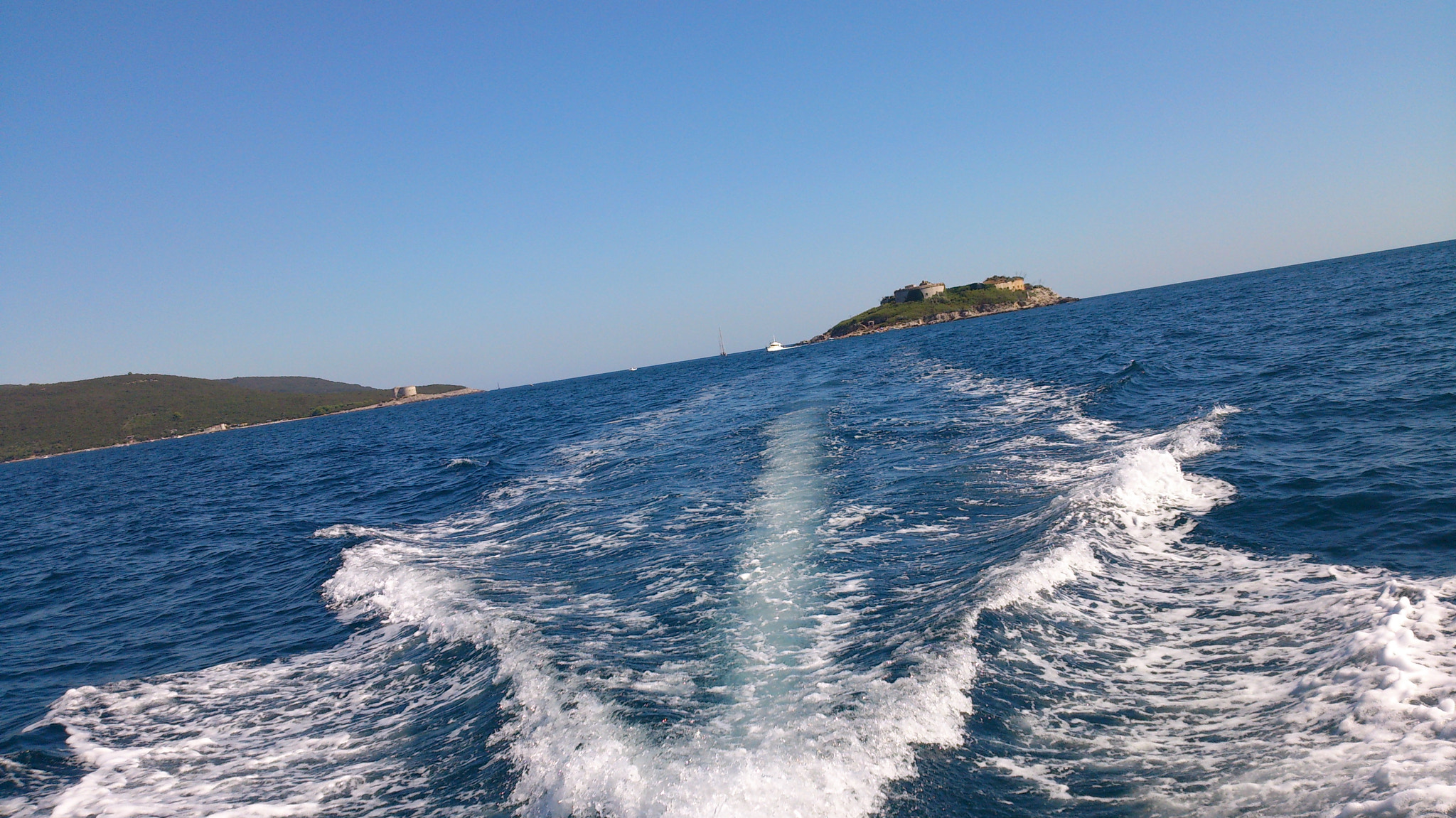 Sony Xperia T sample photo. Distant seas photography