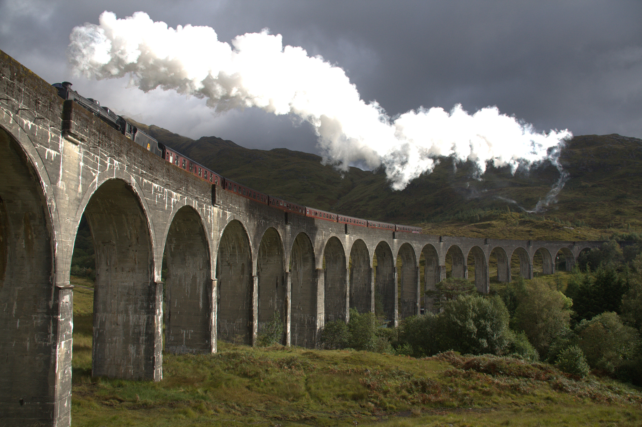 Canon EOS 450D (EOS Rebel XSi / EOS Kiss X2) sample photo. Glennfinnan viaduct photography