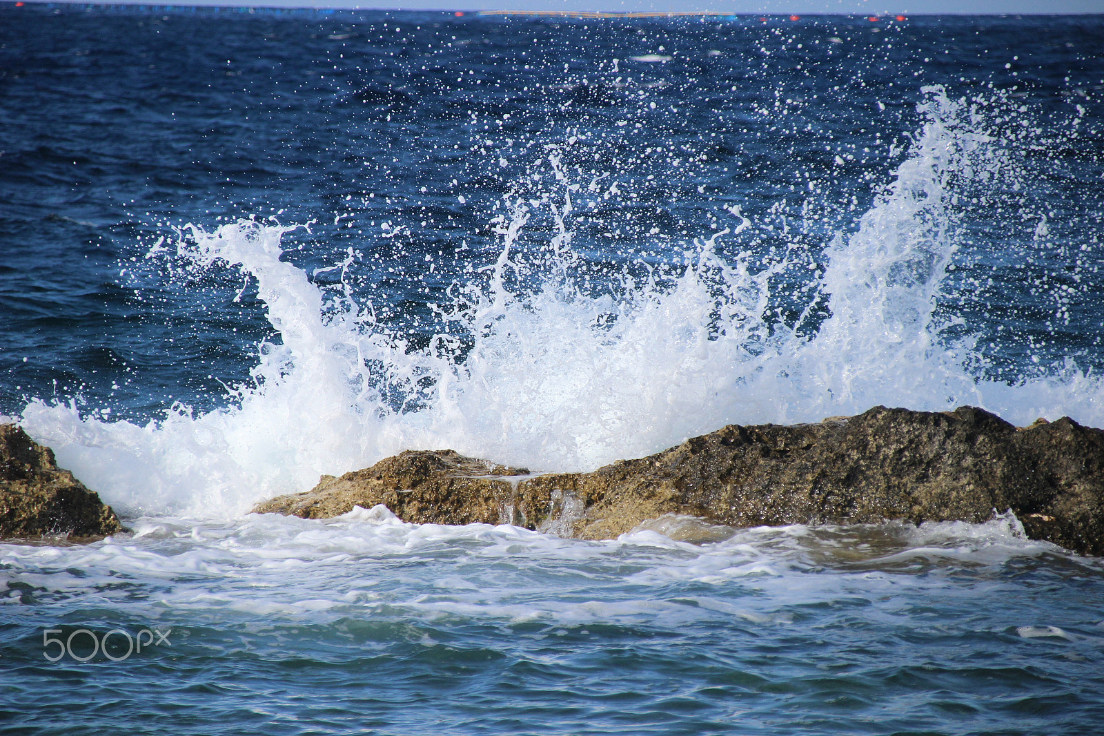 Canon EOS 600D (Rebel EOS T3i / EOS Kiss X5) + Canon TS-E 90mm F2.8 Tilt-Shift sample photo. Malta waves photography