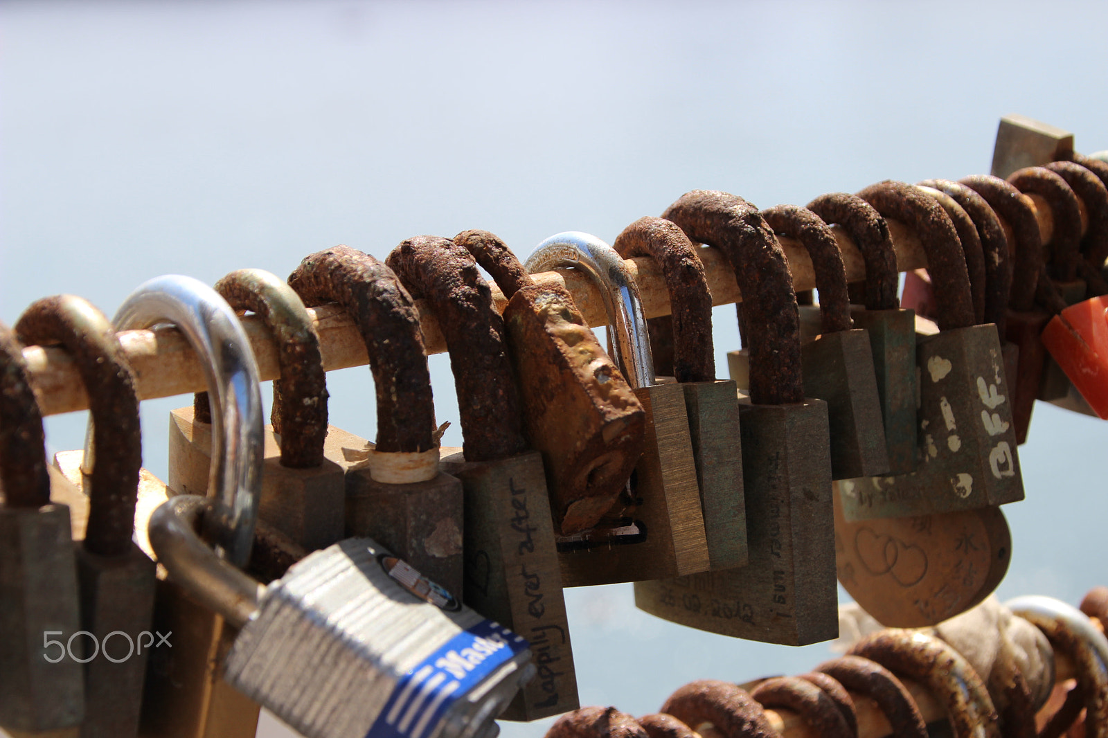 Canon EOS 600D (Rebel EOS T3i / EOS Kiss X5) + Canon TS-E 90mm F2.8 Tilt-Shift sample photo. Rusty photography