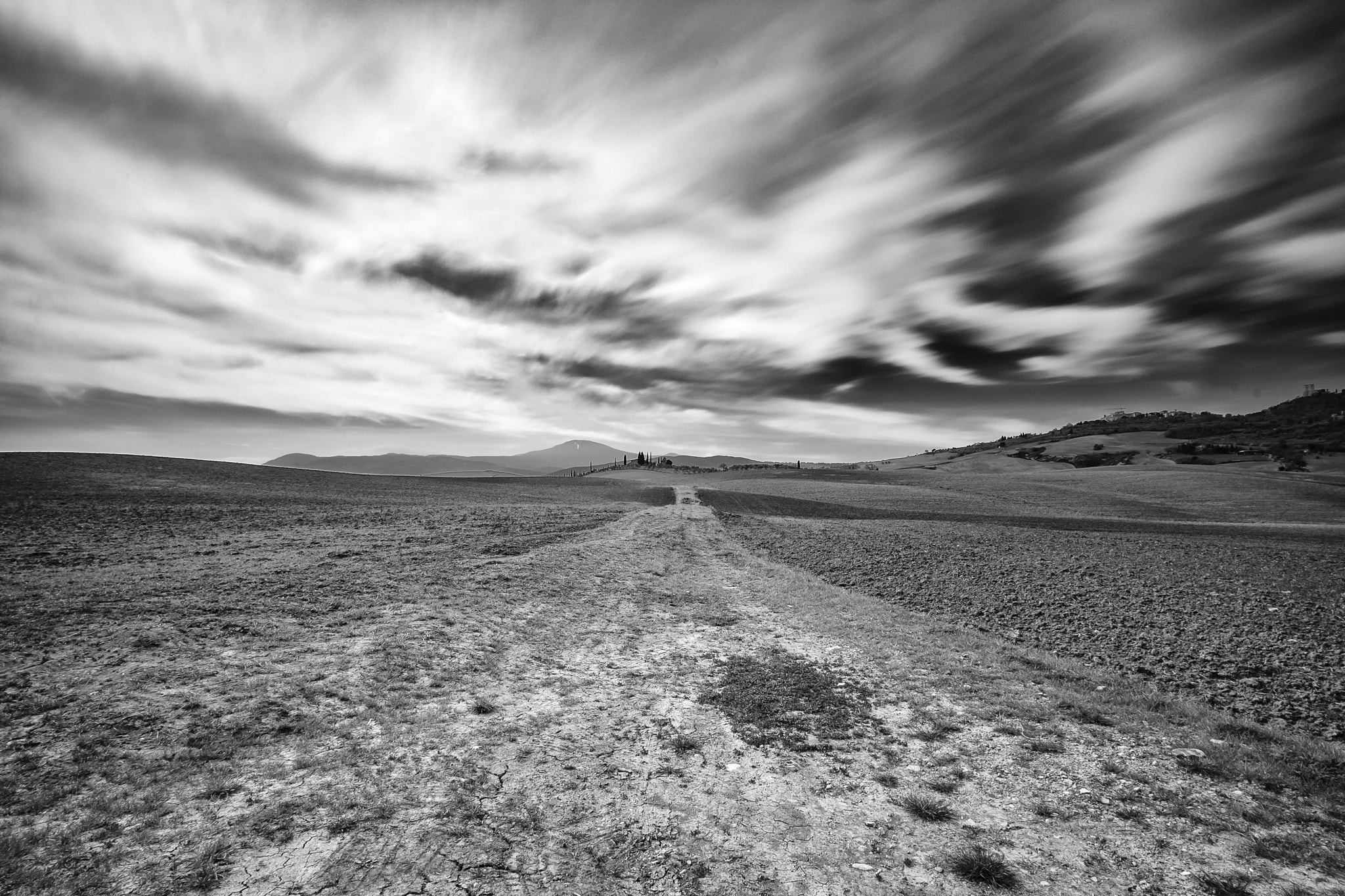 Tamron SP AF 10-24mm F3.5-4.5 Di II LD Aspherical (IF) sample photo. Val d' orcia photography