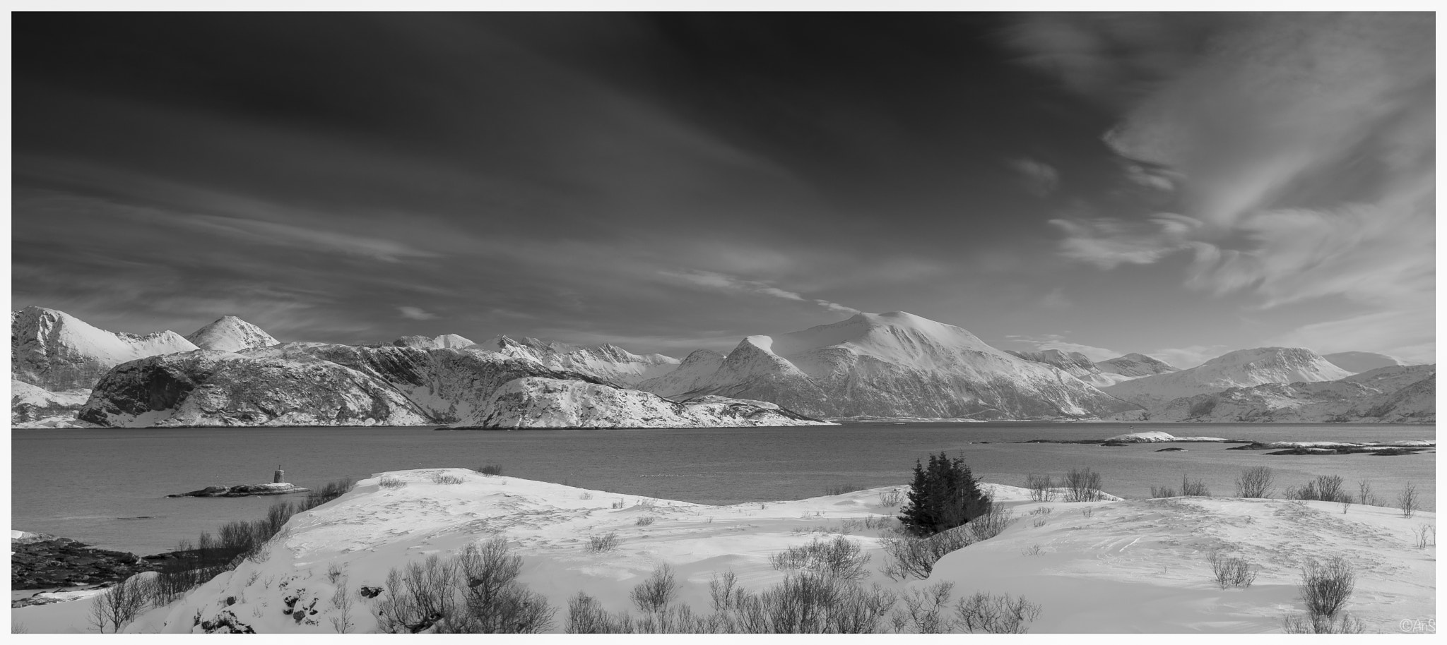 Nikon AF-S Nikkor 16-35mm F4G ED VR sample photo. Sommarøy photography