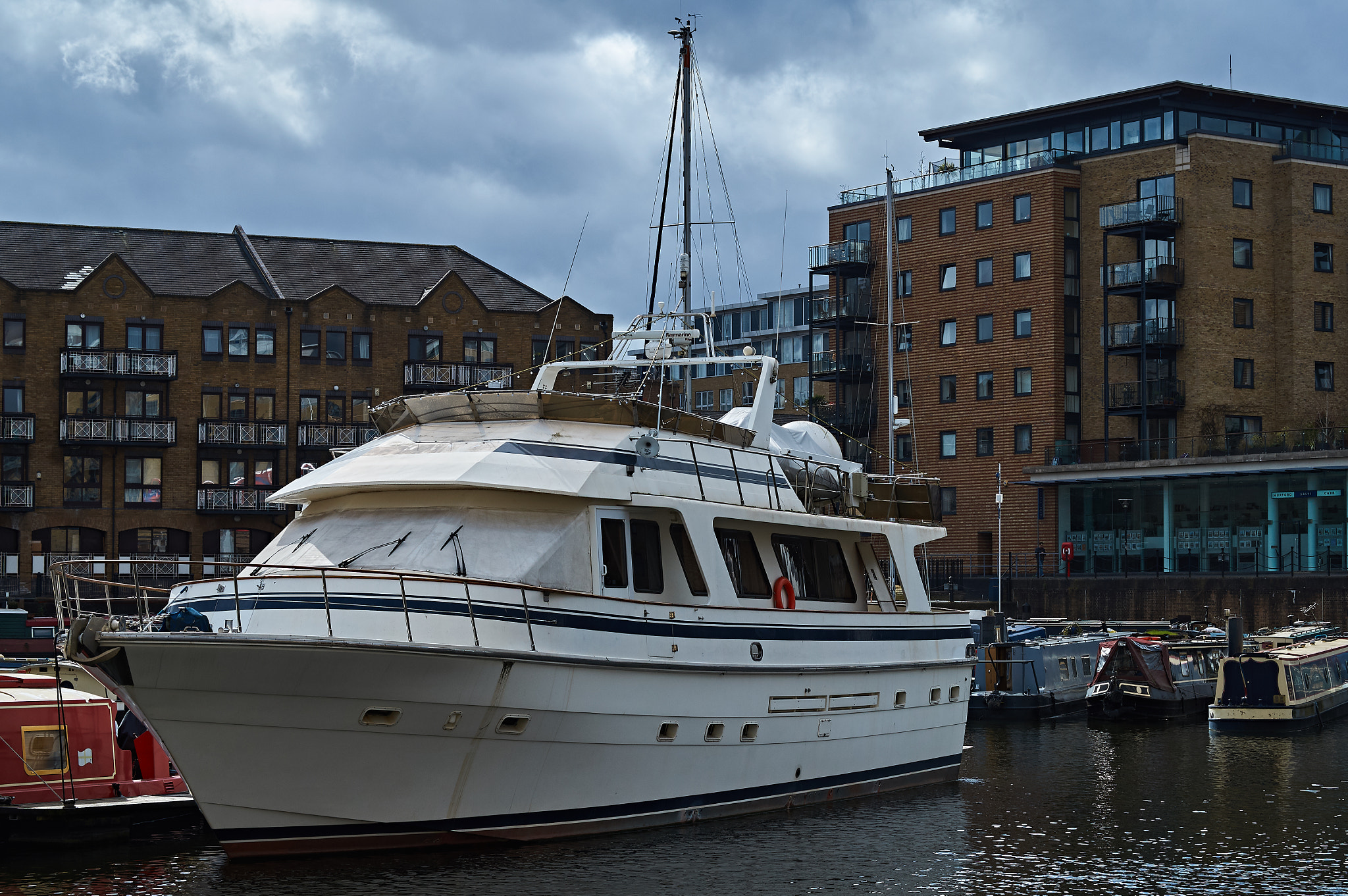 Sony SLT-A37 sample photo. Floating under stormy skies photography