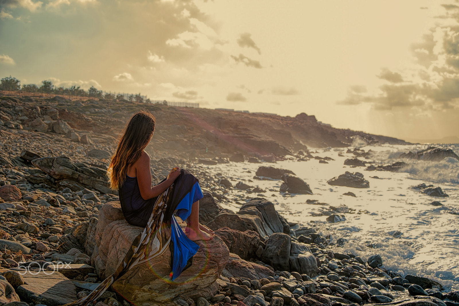 AF Zoom-Nikkor 28-105mm f/3.5-4.5D IF sample photo. Woman alone enjoying the sunset by the beach photography