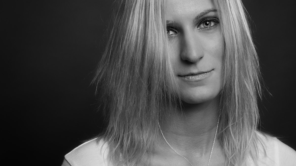 Canon EF-S 17-55mm F2.8 IS USM sample photo. Portrait - ivonne, wild, sweet one photography