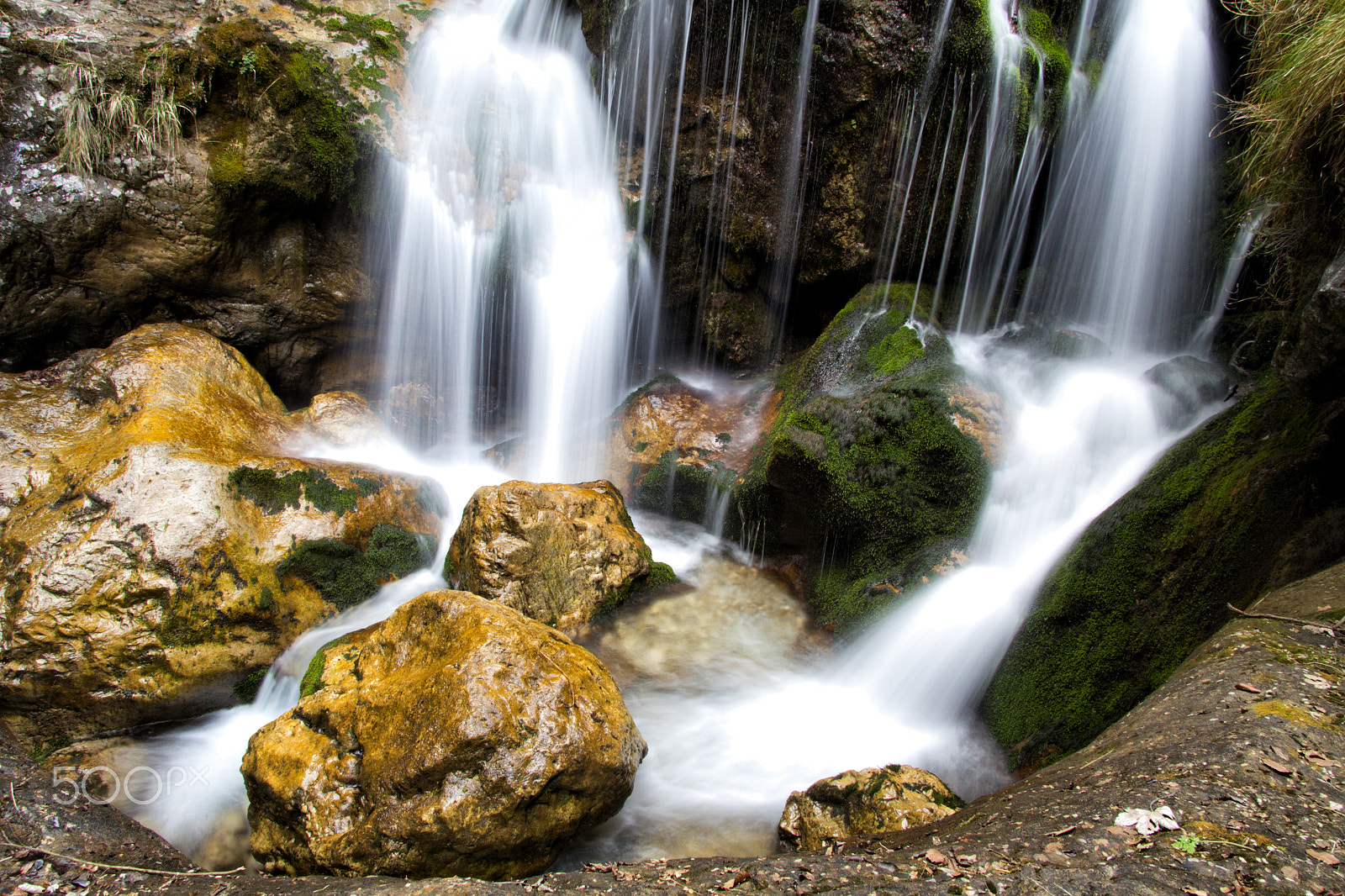 Canon EF-S 17-85mm F4-5.6 IS USM sample photo. Flow photography