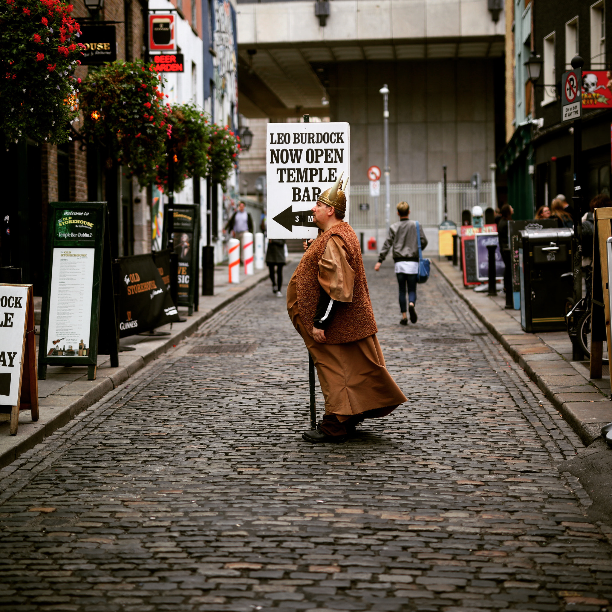 Canon EOS 5D Mark IV + Canon EF 35mm F1.4L USM sample photo. The last viking, temple bar, dublin photography