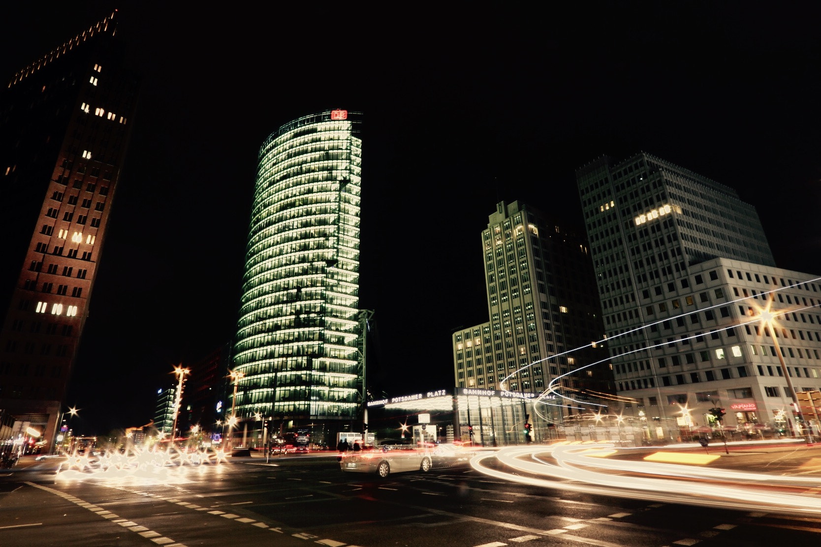 Canon EF-S 10-22mm F3.5-4.5 USM sample photo. Potsdamer platz - berlin photography