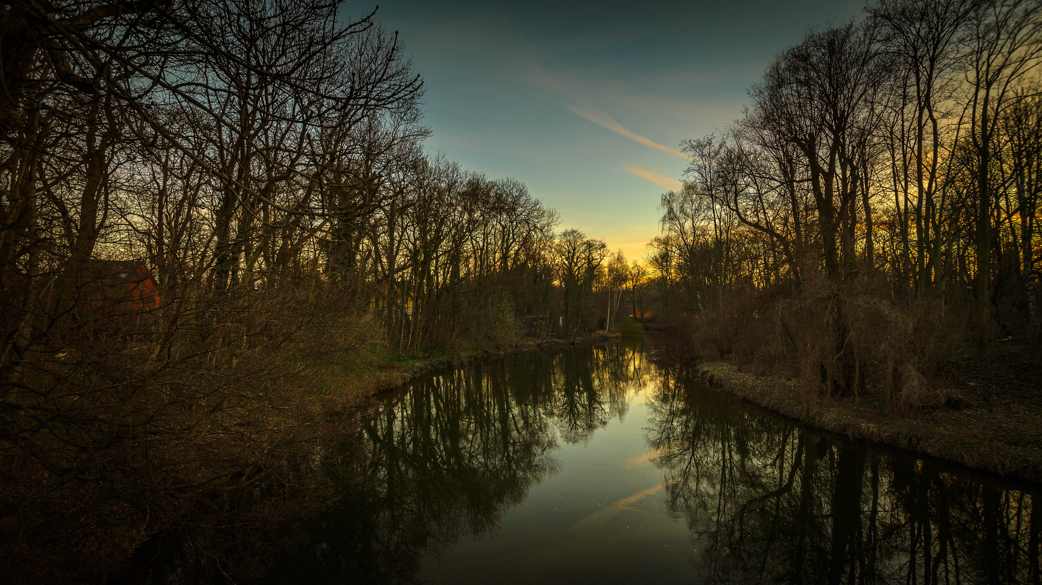 Sony SLT-A58 + Sigma 10-20mm F3.5 EX DC HSM sample photo. Dusk on water photography