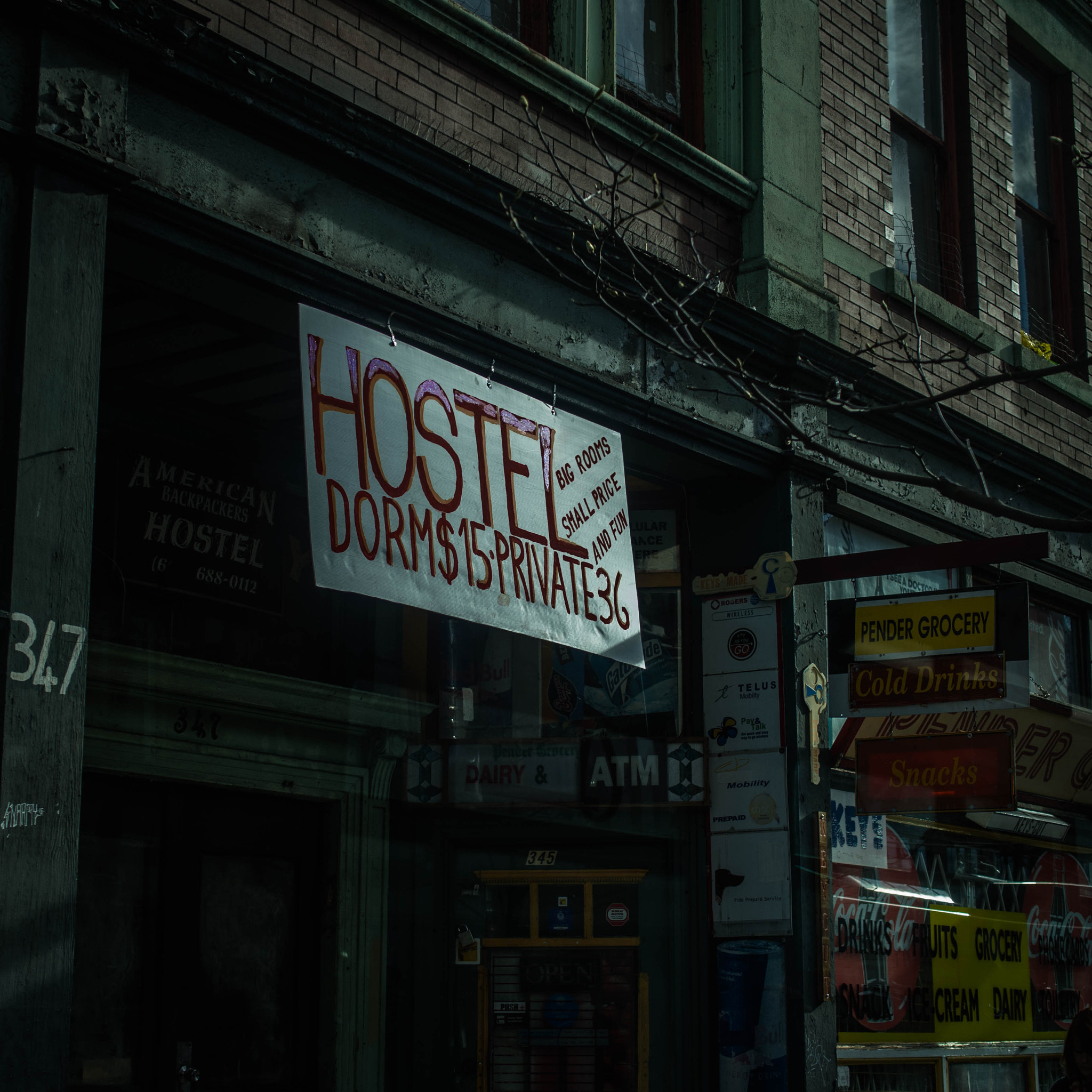 Panasonic Leica DG Summilux 25mm F1.4 II ASPH sample photo. Street life in vancouver photography