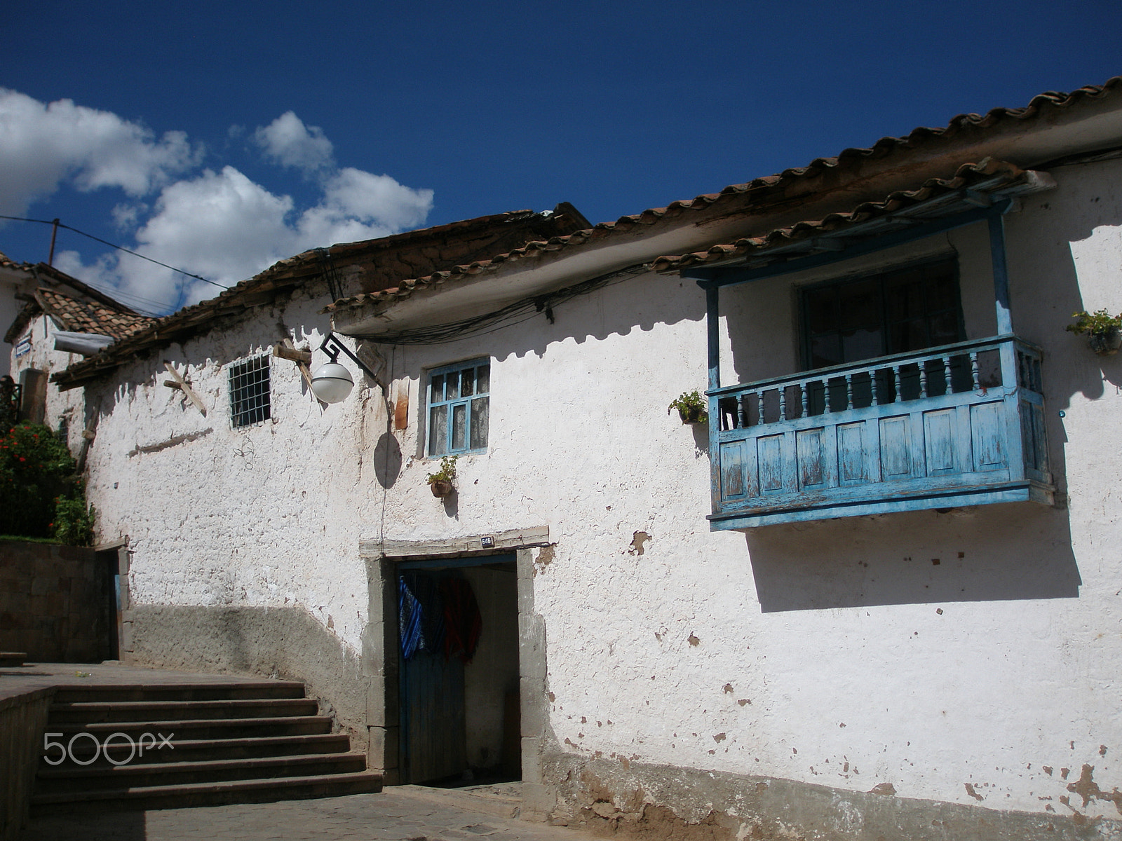 Olympus u810/S810 sample photo. Peruvian home with blue balcony photography