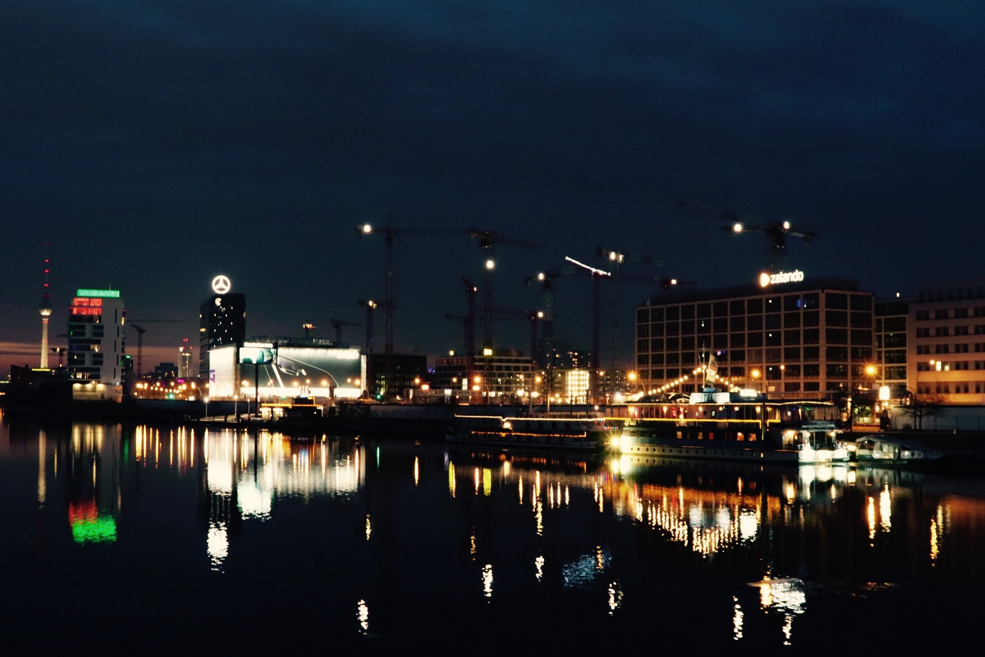 Canon EF 24-105mm F3.5-5.6 IS STM sample photo. Berlin's oberbaumbrücke photography