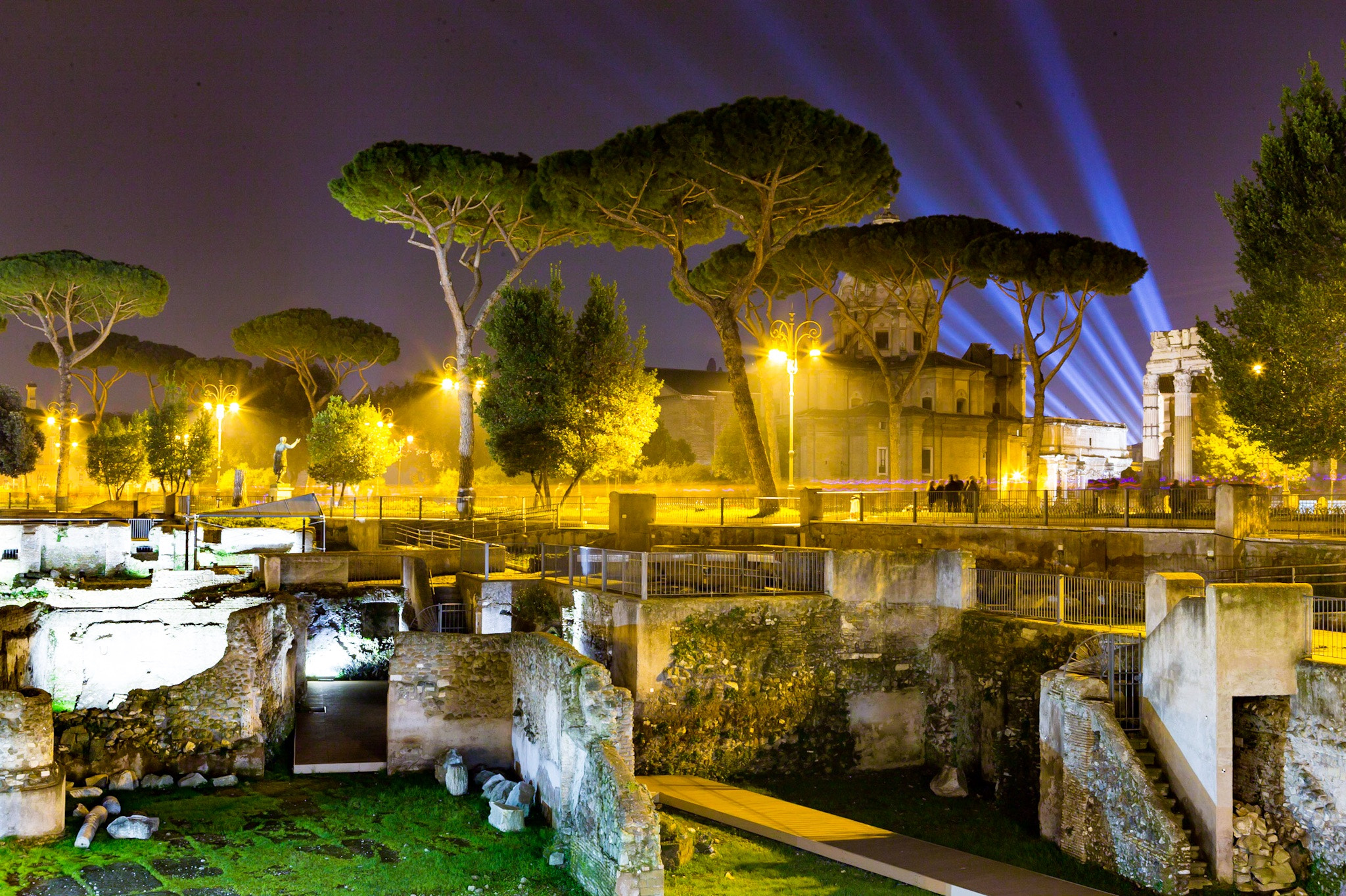 Canon EOS-1D X sample photo. Night in rome photography