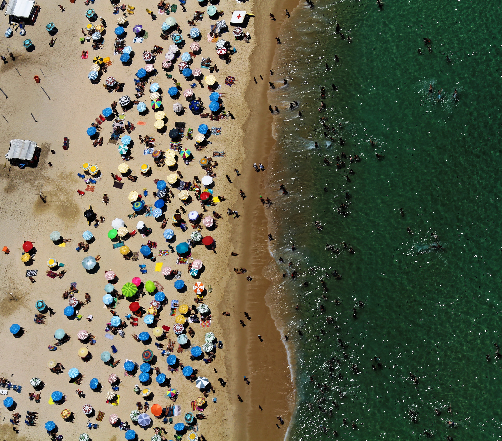 Canon EF-S 55-250mm F4-5.6 IS II sample photo. Copacabana beach photography