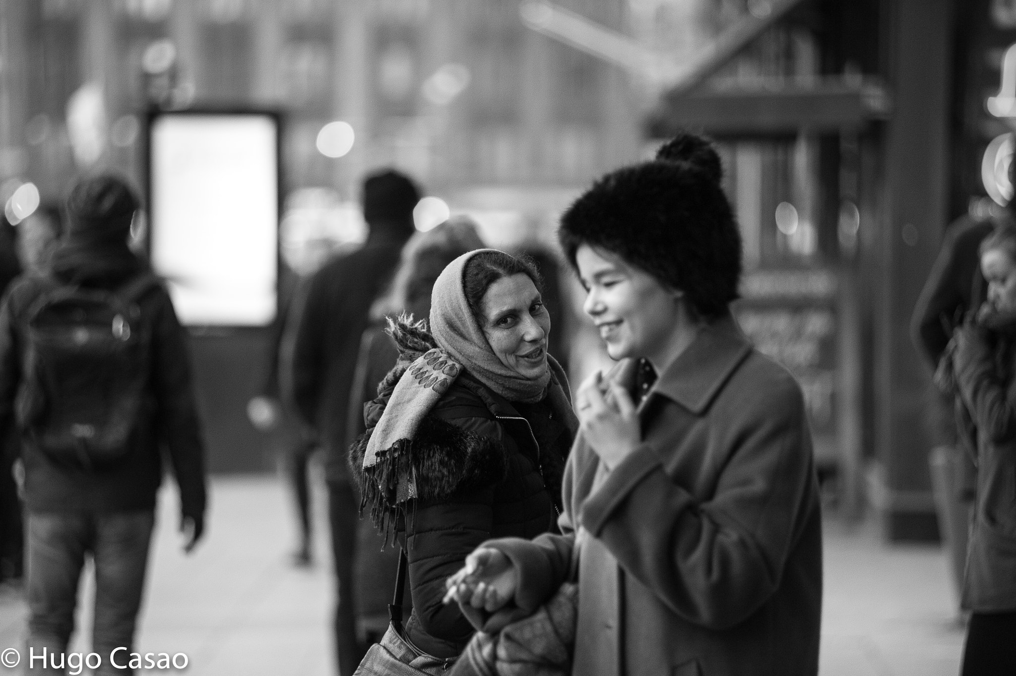 AF Zoom-Nikkor 80-200mm f/2.8 ED sample photo. Street conversation vol. 2 photography