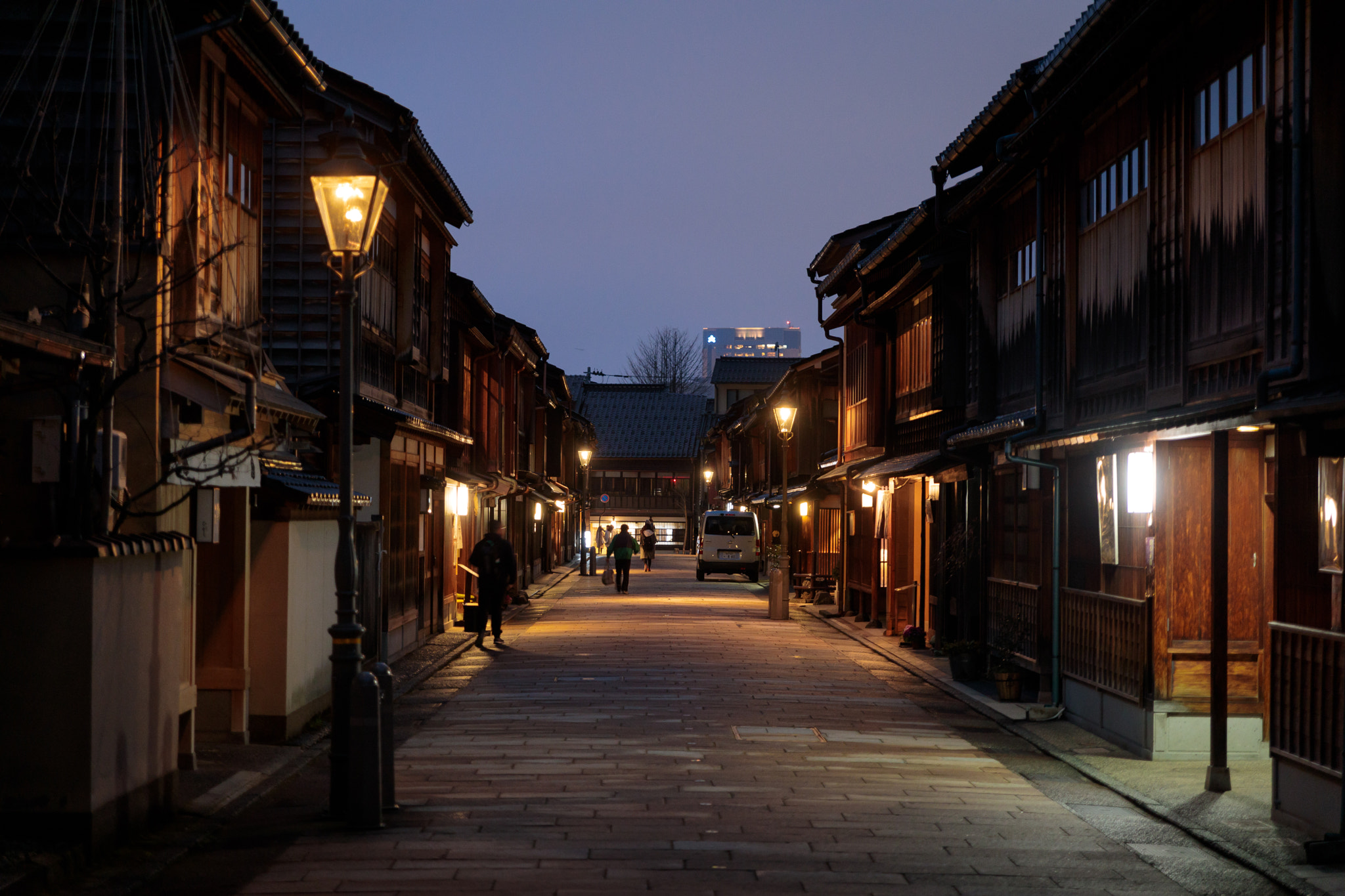 Sigma 24-70mm F2.8 EX DG Macro sample photo. Geisha district photography