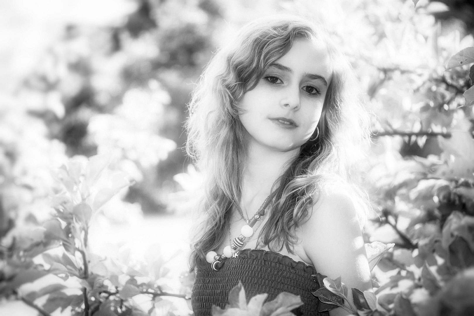 Canon EF-S 60mm F2.8 Macro USM sample photo. Iveta in the garden photography