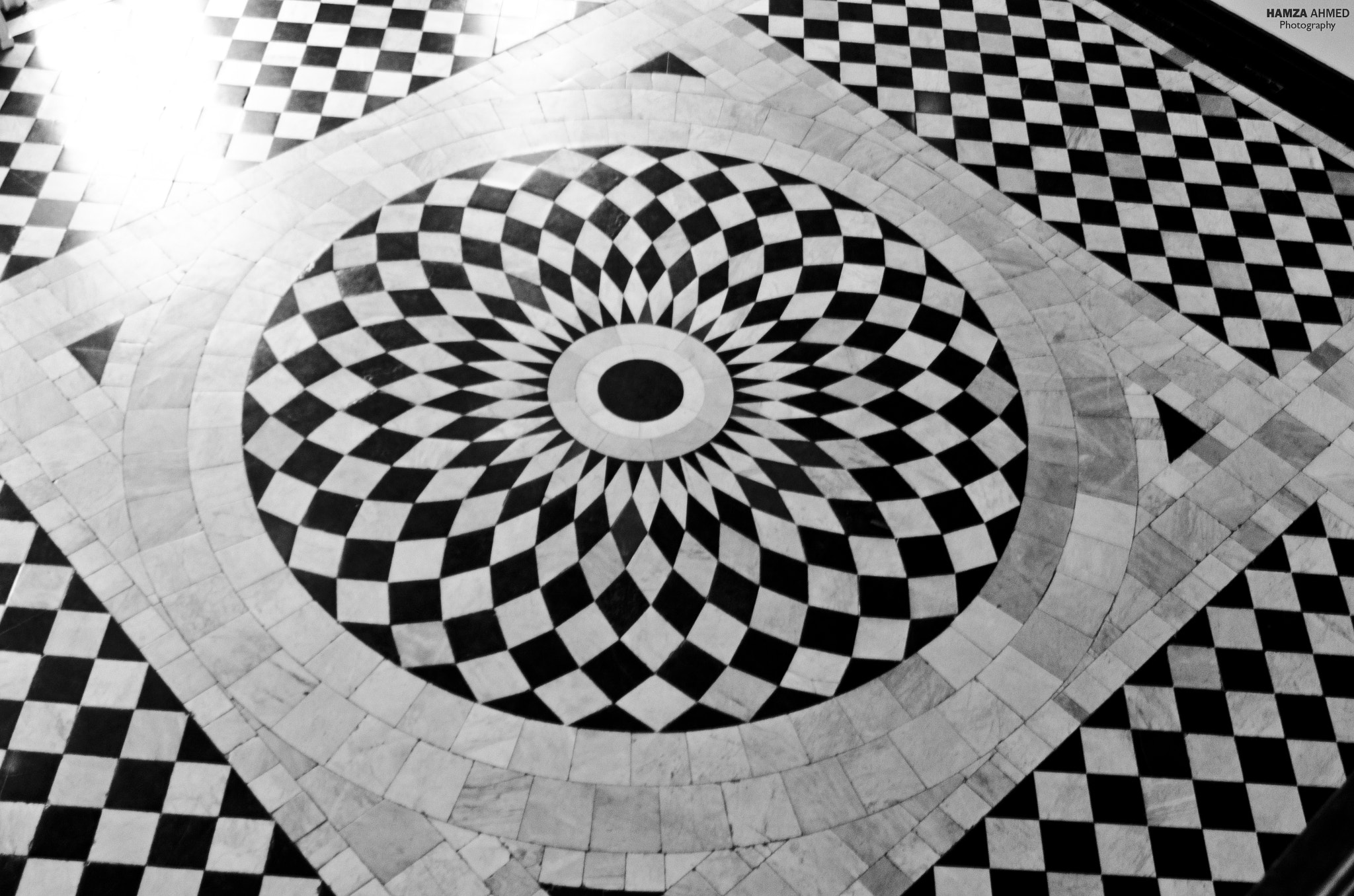Sigma 17-70mm F2.8-4 DC Macro OS HSM | C sample photo. Floor pattern i photography