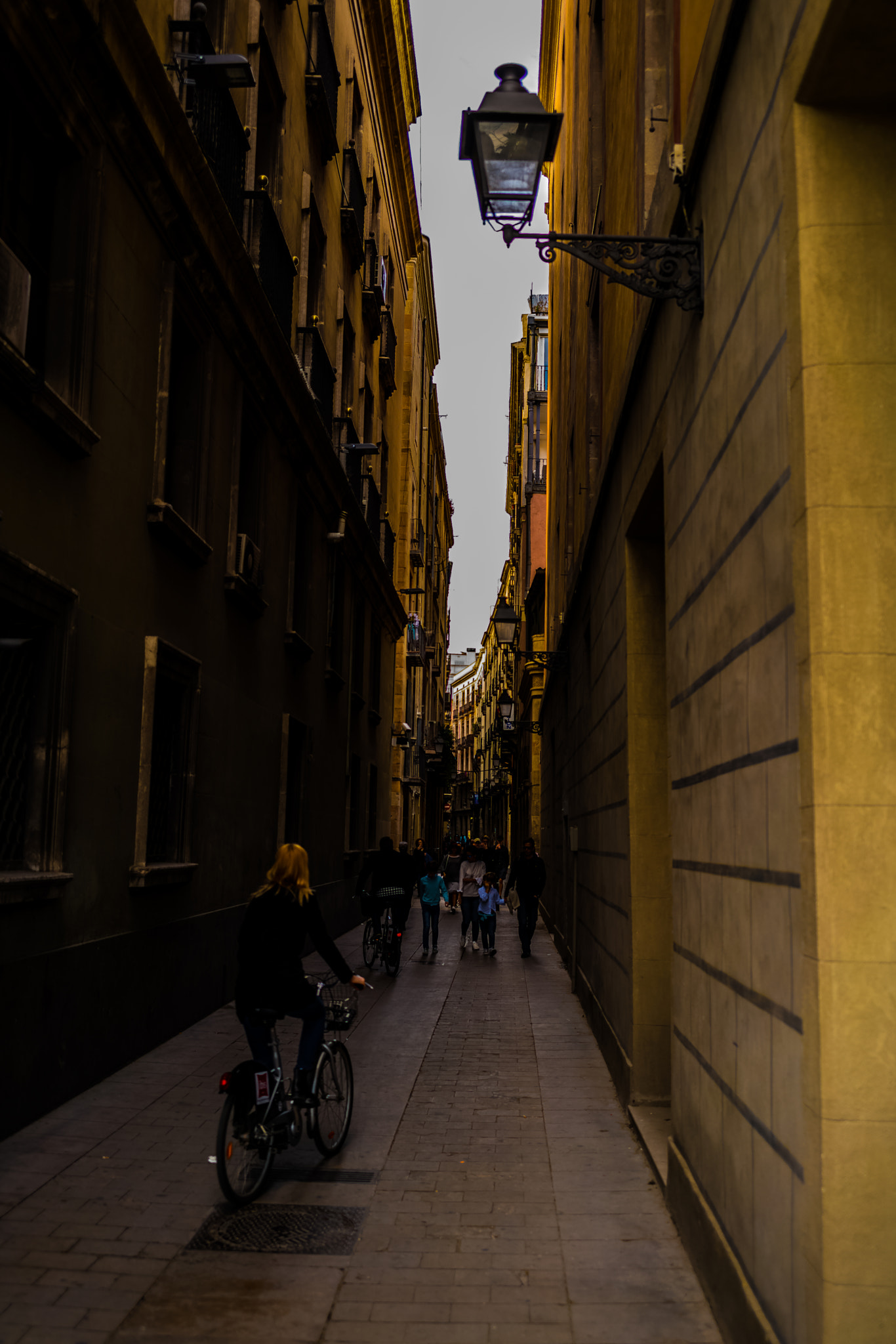 Sony a7R II sample photo. Barcelona streets photography