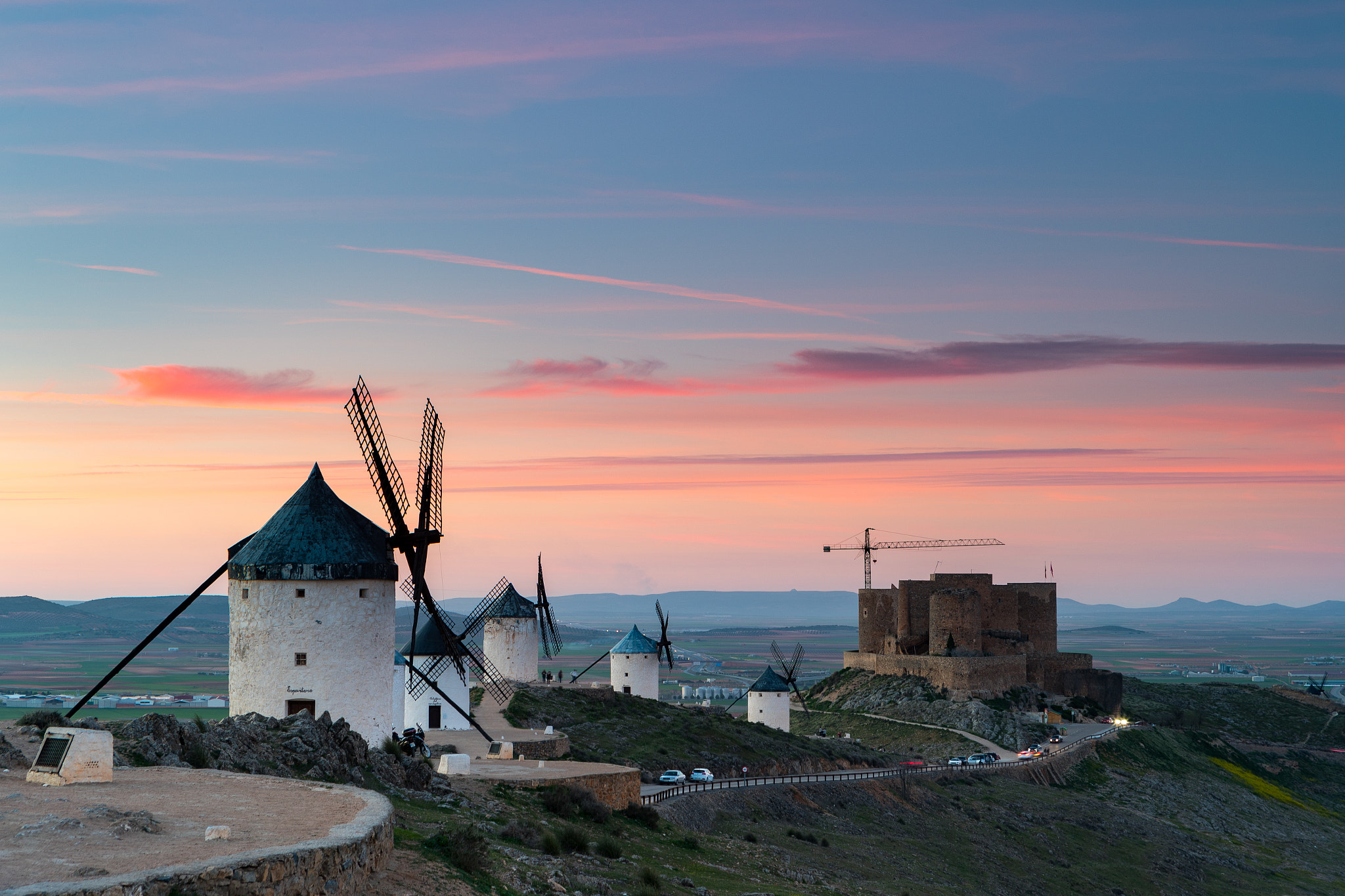 Canon EF 24-70mm F2.8L USM sample photo. Castillo y molinos al atardecer photography