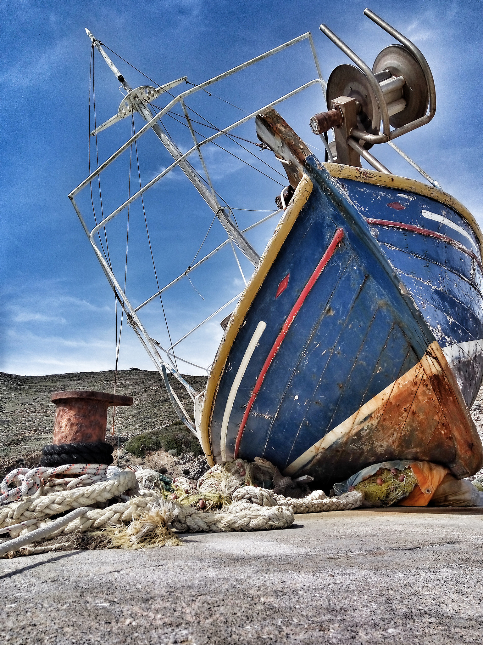 Xiaomi HM Note 2 sample photo. Abandoned ship  photography