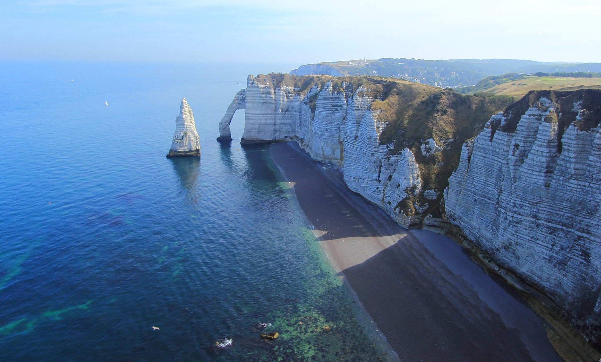 Canon EF-S 10-22mm F3.5-4.5 USM sample photo. A seagull's pov, etretat to the right photography