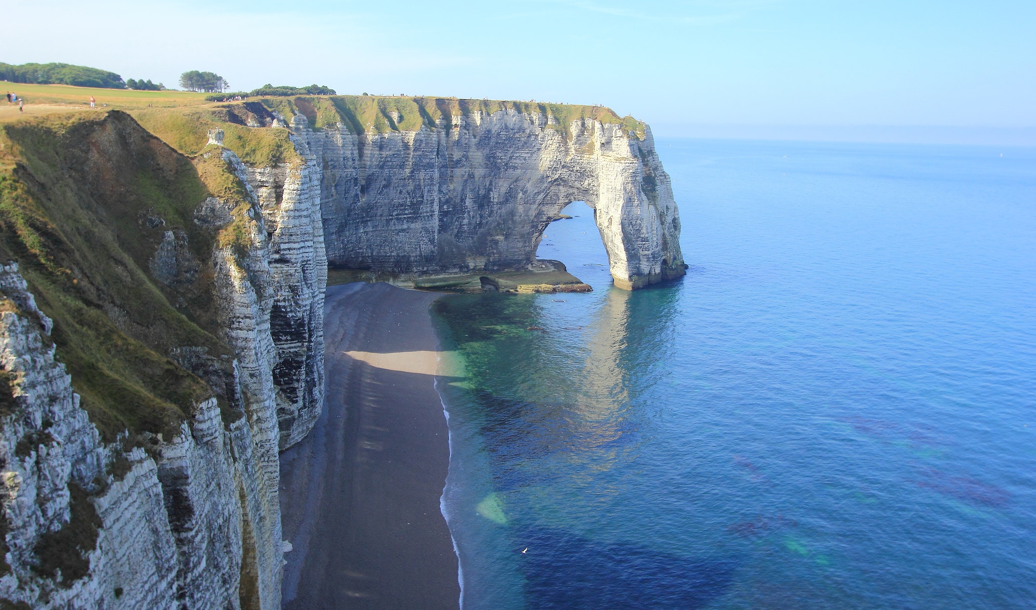 Canon EF-S 10-22mm F3.5-4.5 USM sample photo. A seagull's pov, etretat to the left photography