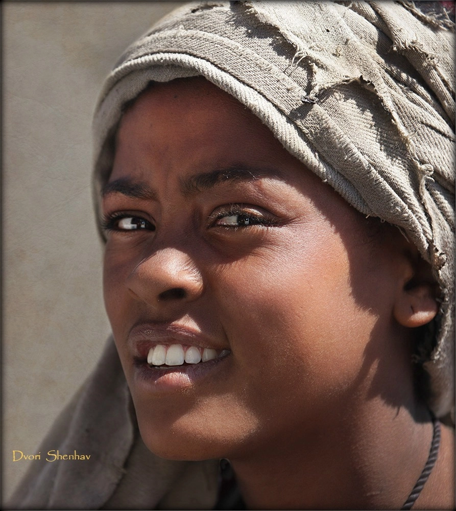 Canon EF 70-300mm F4-5.6L IS USM sample photo. Desert  girl photography