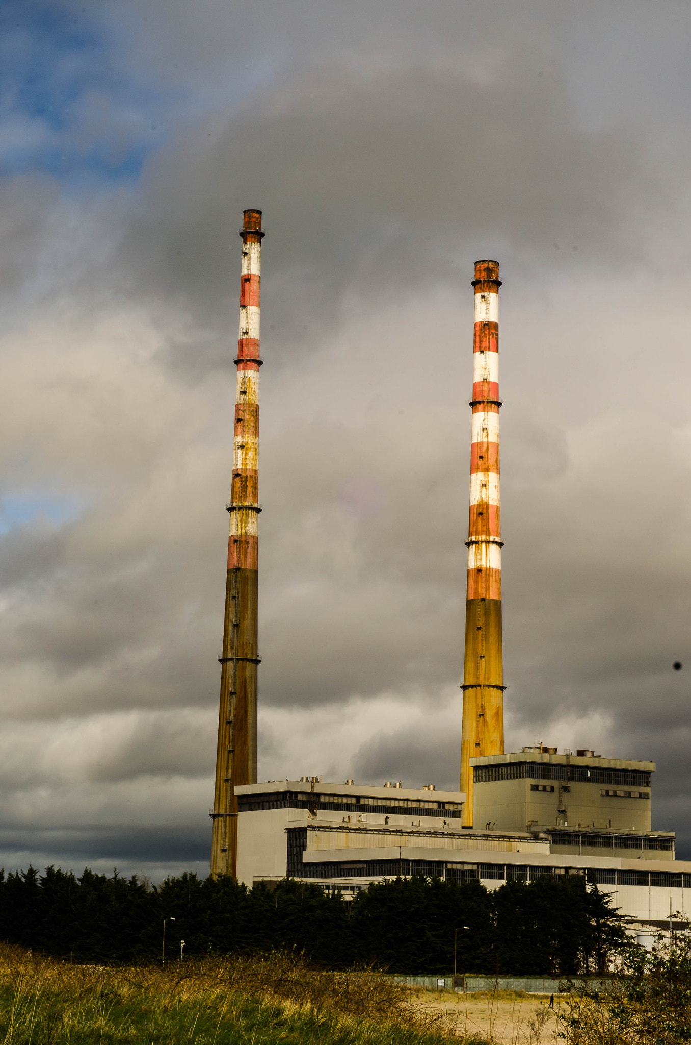 Nikon D5100 + Nikon AF Nikkor 50mm F1.8D sample photo. Poolbeg stacks photography