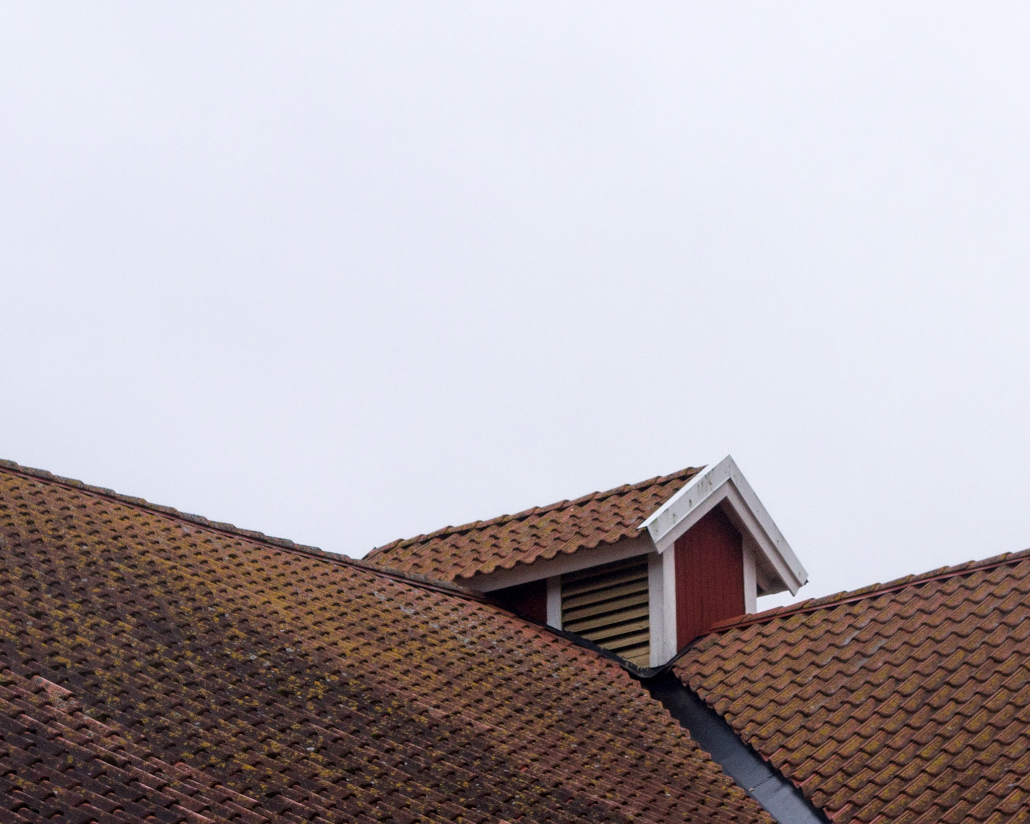 Canon EOS 7D sample photo. Rooftop of a farm house photography