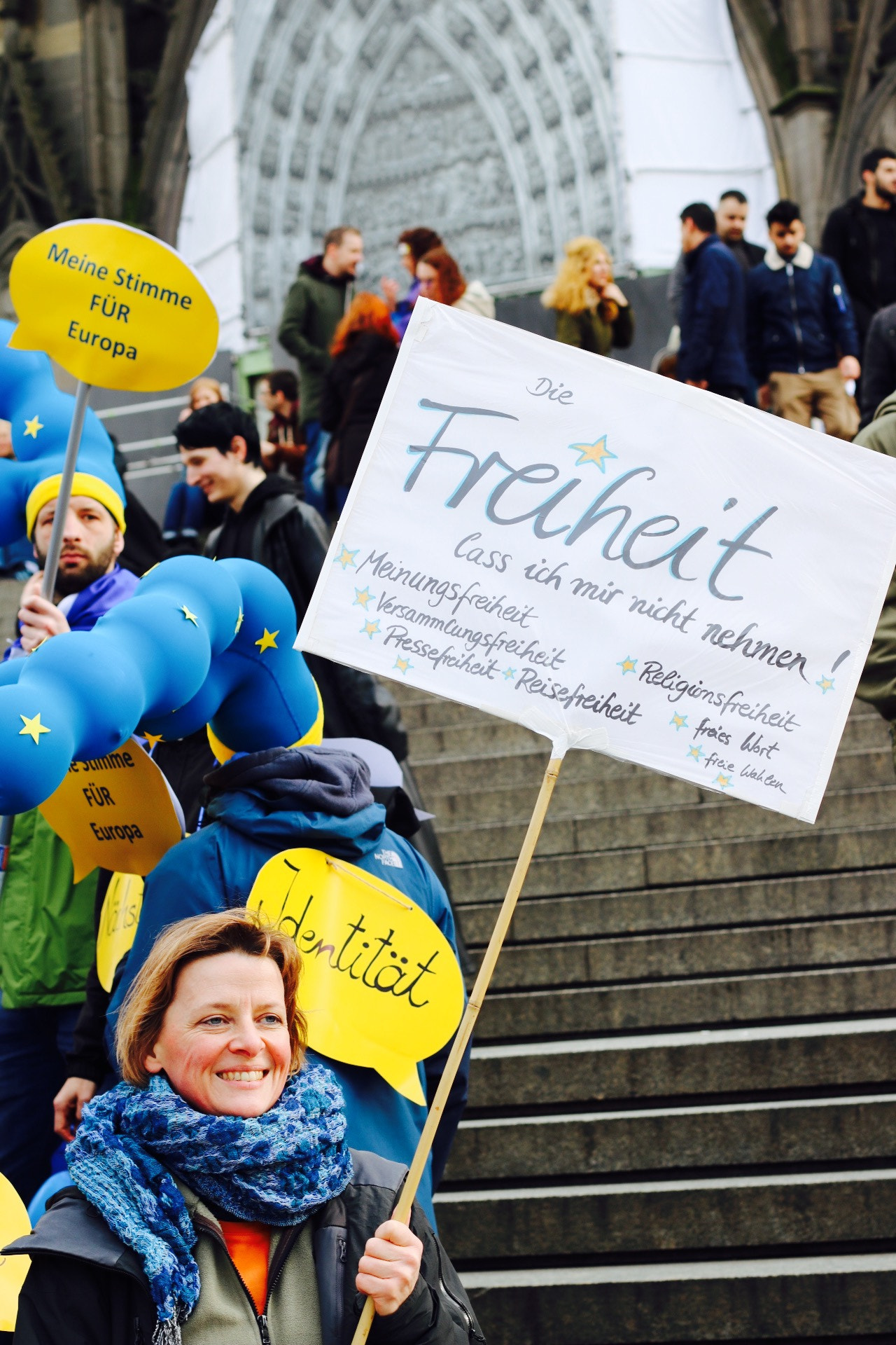 Canon EOS 760D (EOS Rebel T6s / EOS 8000D) sample photo. Show your love for europe at dom cathedral - cologne photography