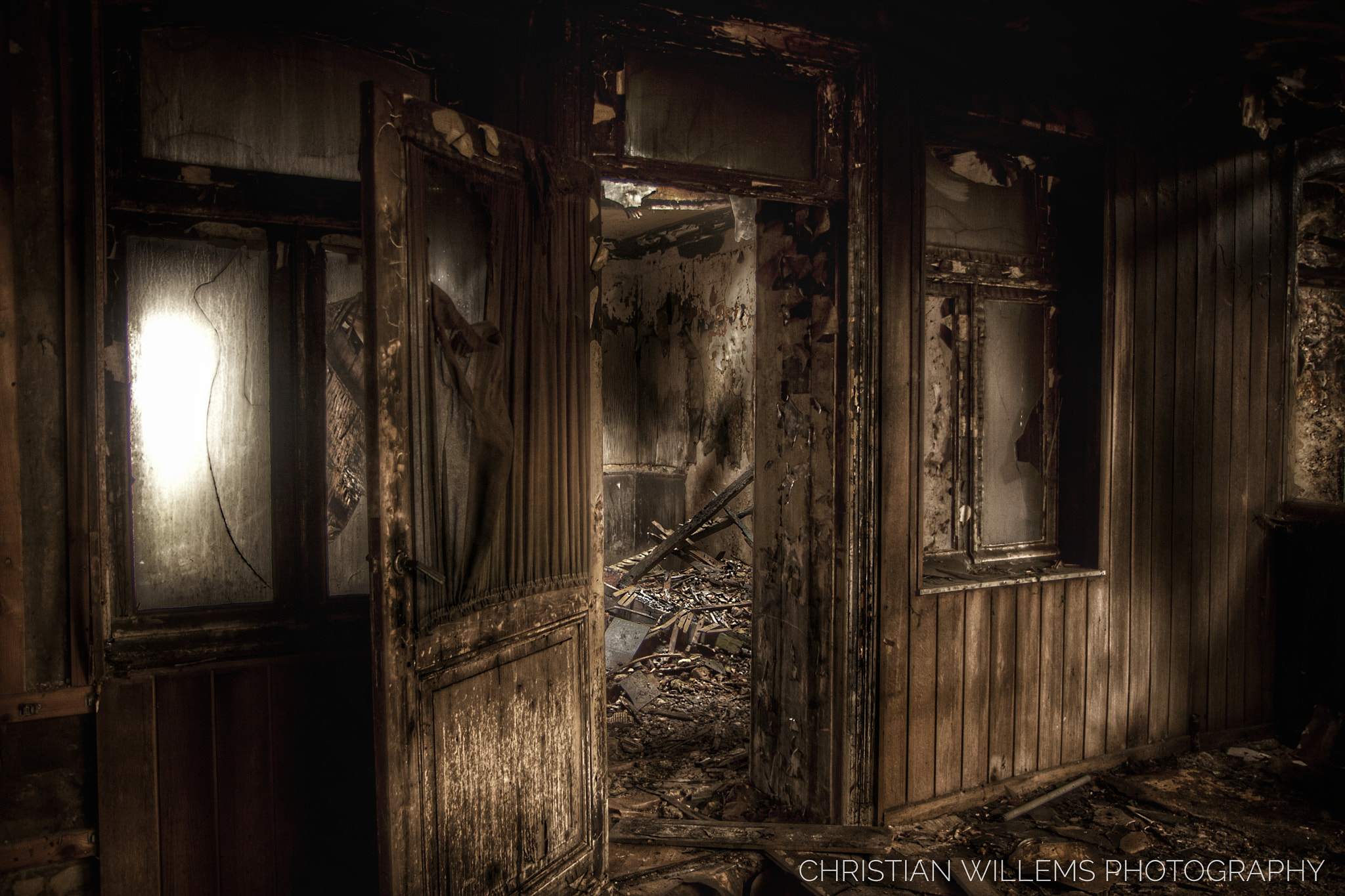 Canon EF-S 17-55mm F2.8 IS USM sample photo. Incendie photography