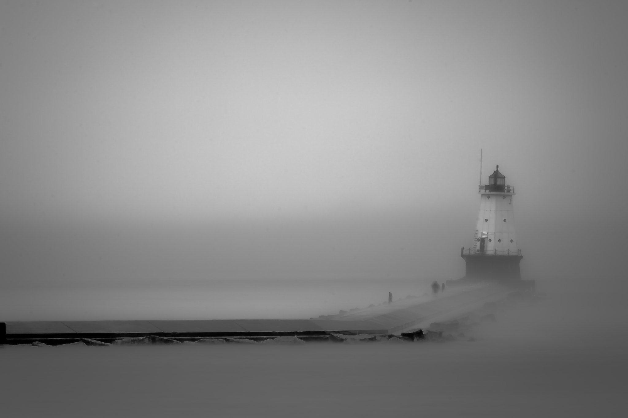 Canon EF-S 55-250mm F4-5.6 IS sample photo. Ludington michigan lighthouse photography