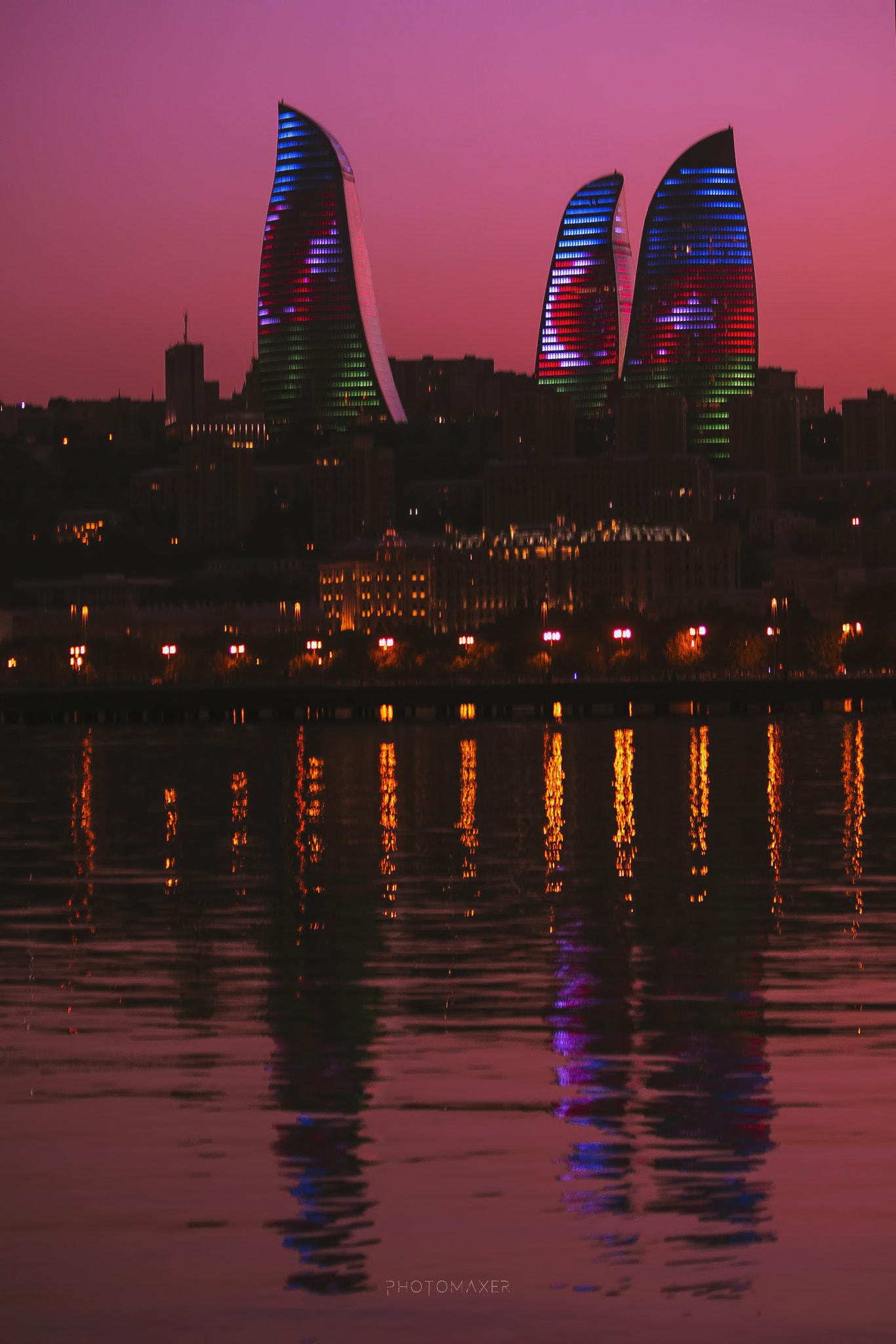 Canon EF 70-300mm F4-5.6 IS USM sample photo. Baku, flame towers photography